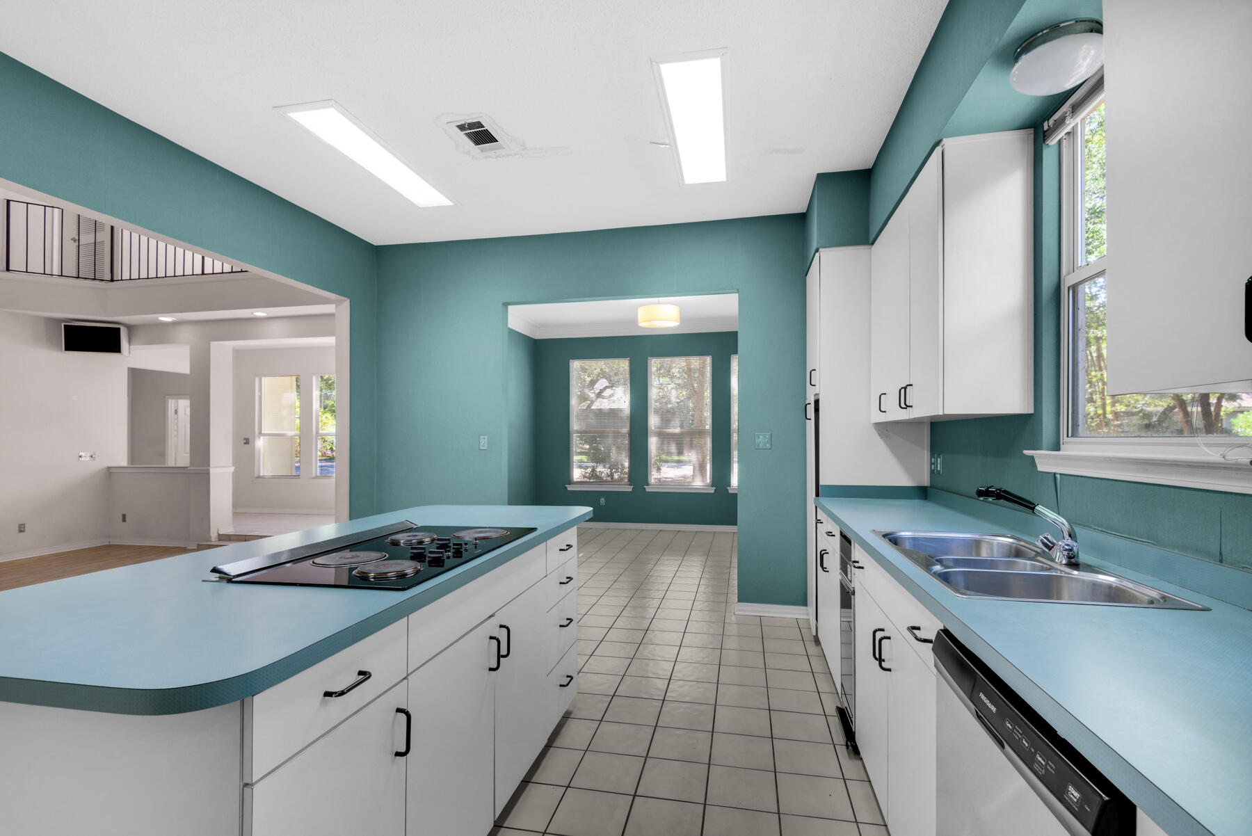 BRIARWOOD S/D LOT 3 BLK A - Residential