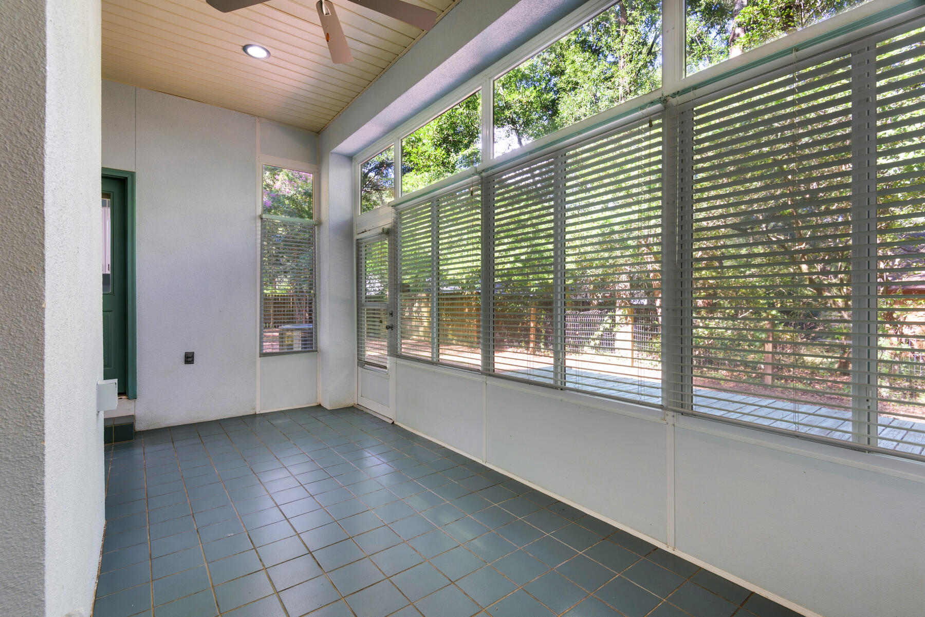 BRIARWOOD S/D LOT 3 BLK A - Residential