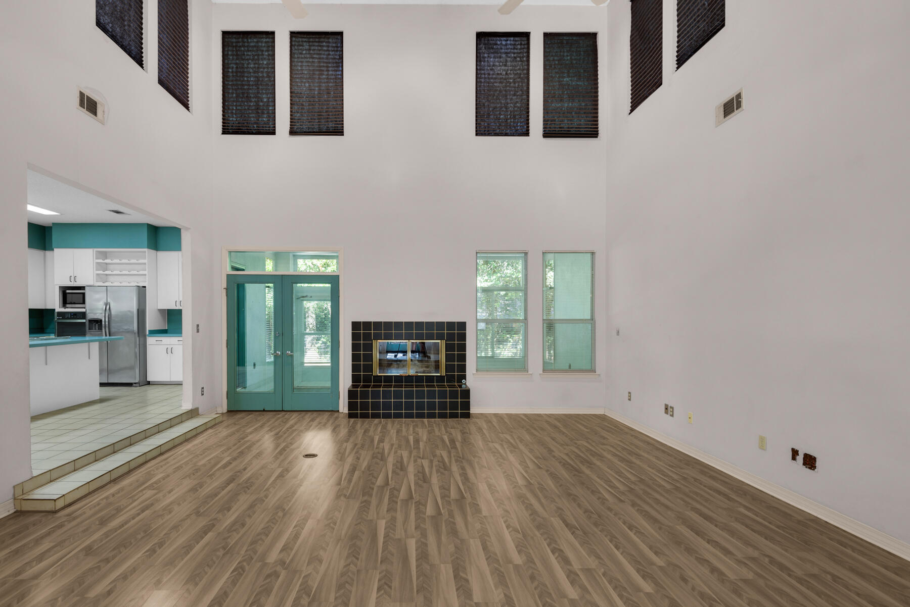 BRIARWOOD S/D LOT 3 BLK A - Residential