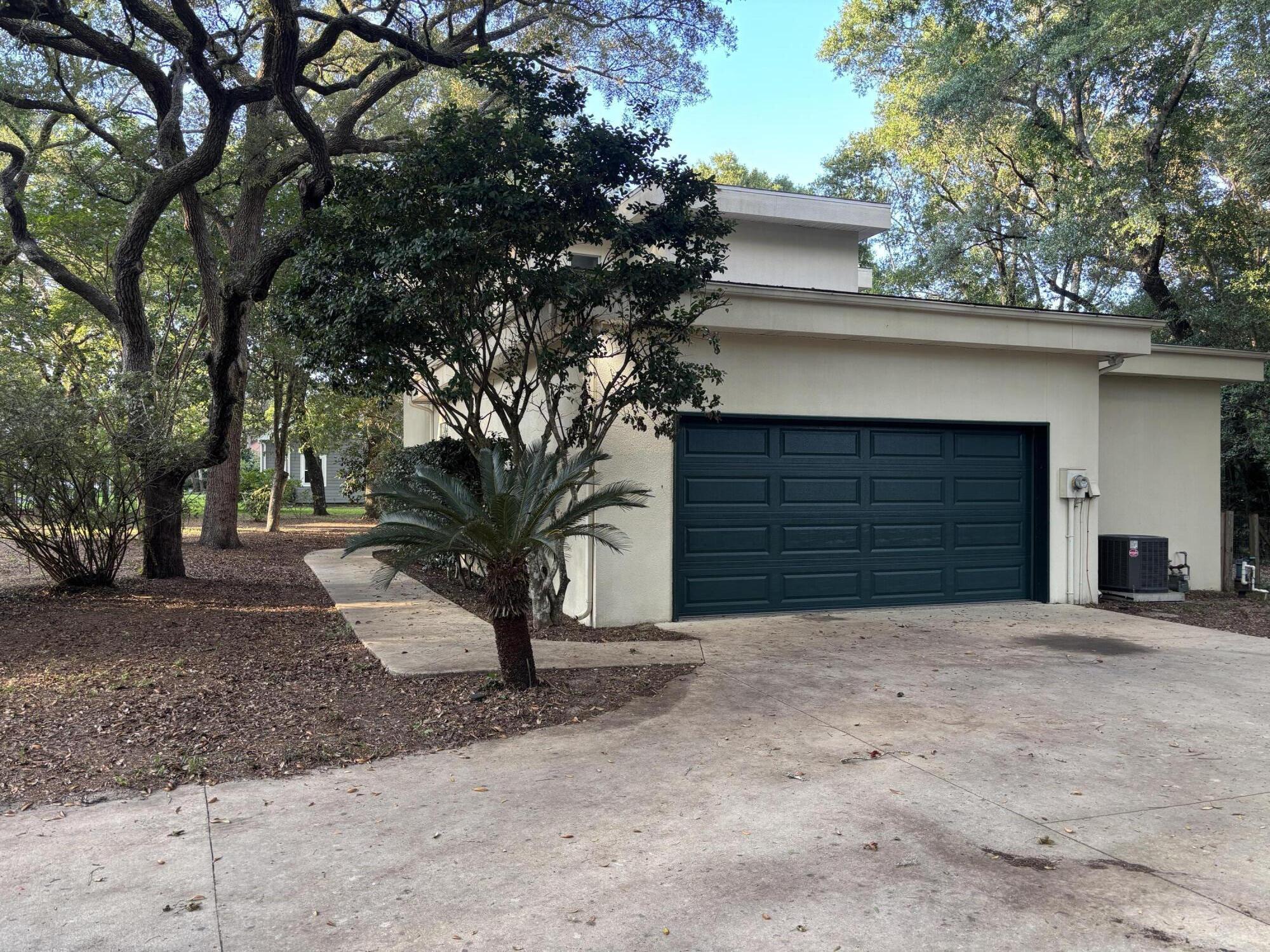 BRIARWOOD S/D LOT 3 BLK A - Residential