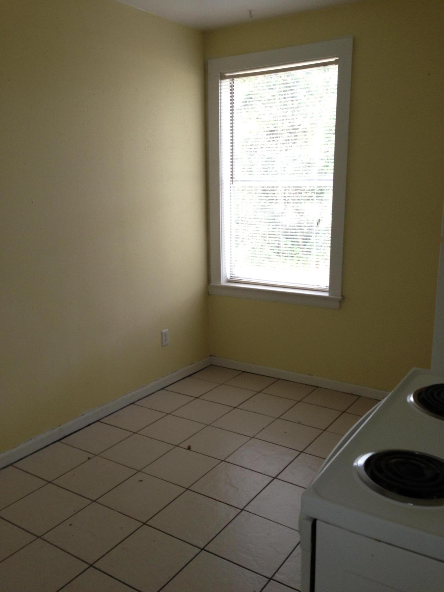 ELLIOTTS POINT RESUB - Residential Lease