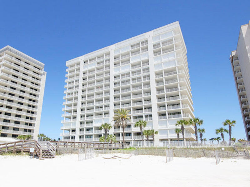 PELICAN POINT - Residential