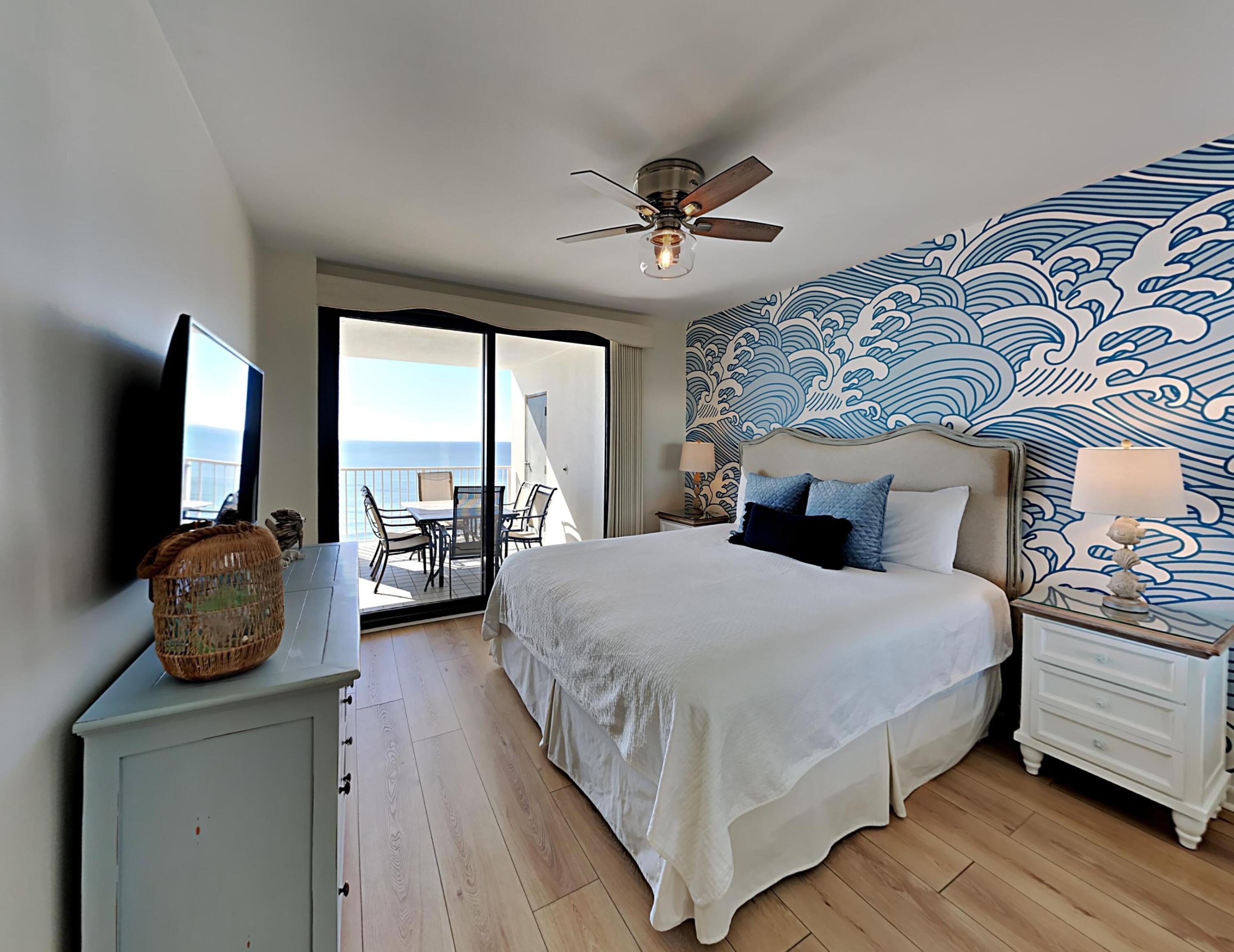 PELICAN POINT - Residential