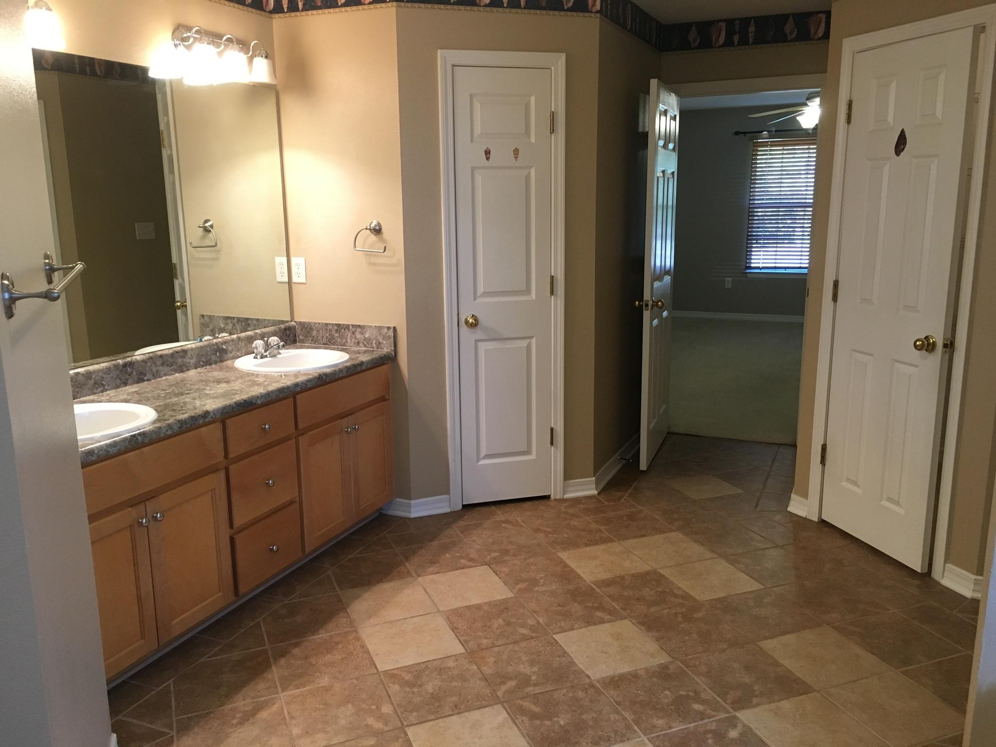 MT OLIVE ESTATES LOT 4 BLK C - Residential