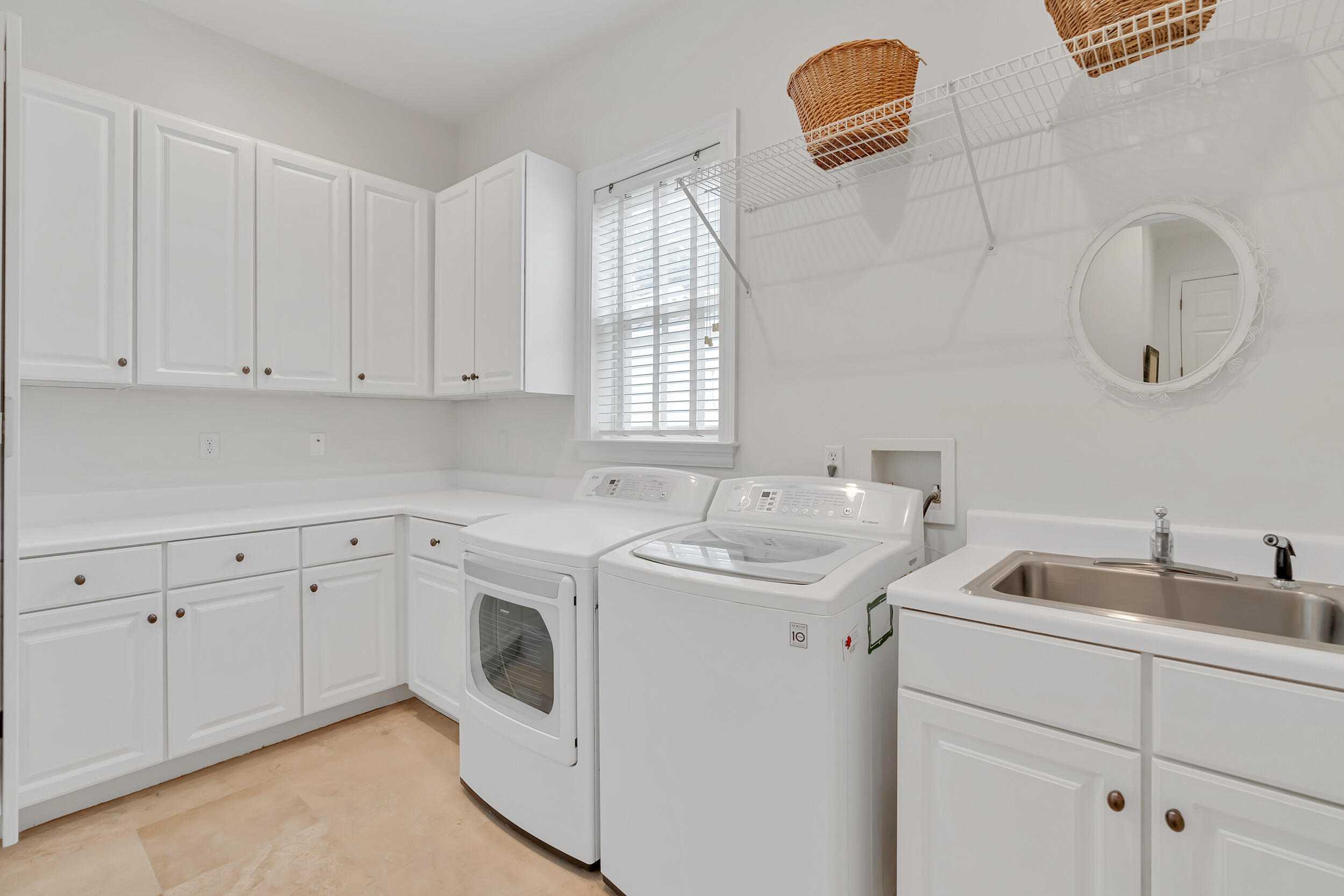 BURNT PINE - Residential