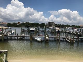 COMMODORES LANDING - Residential