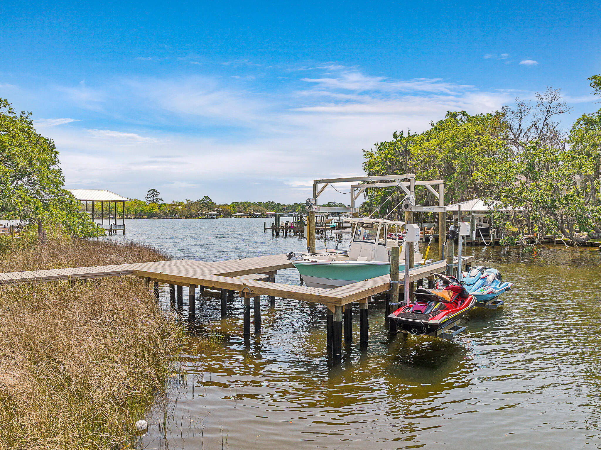 MOORES LANDING - Residential