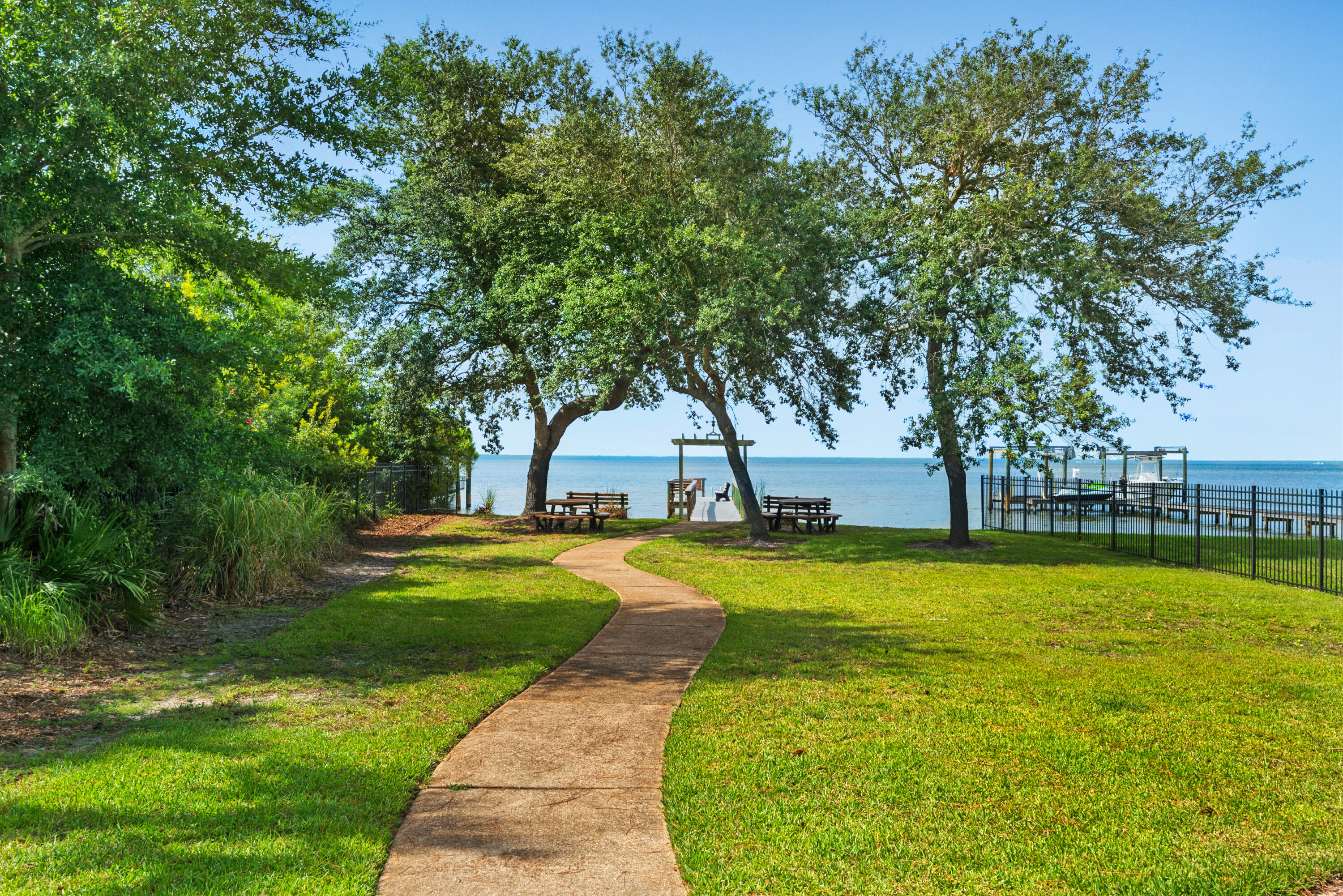 PELICAN BAY S/D - Residential
