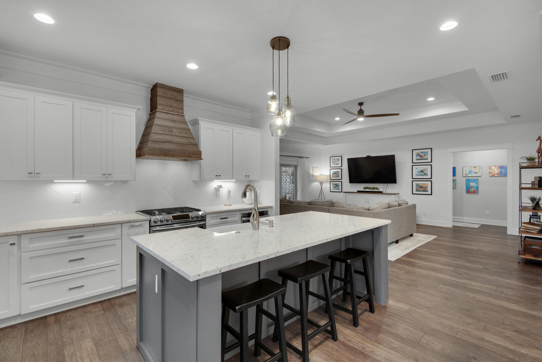 PELICAN BAY S/D - Residential
