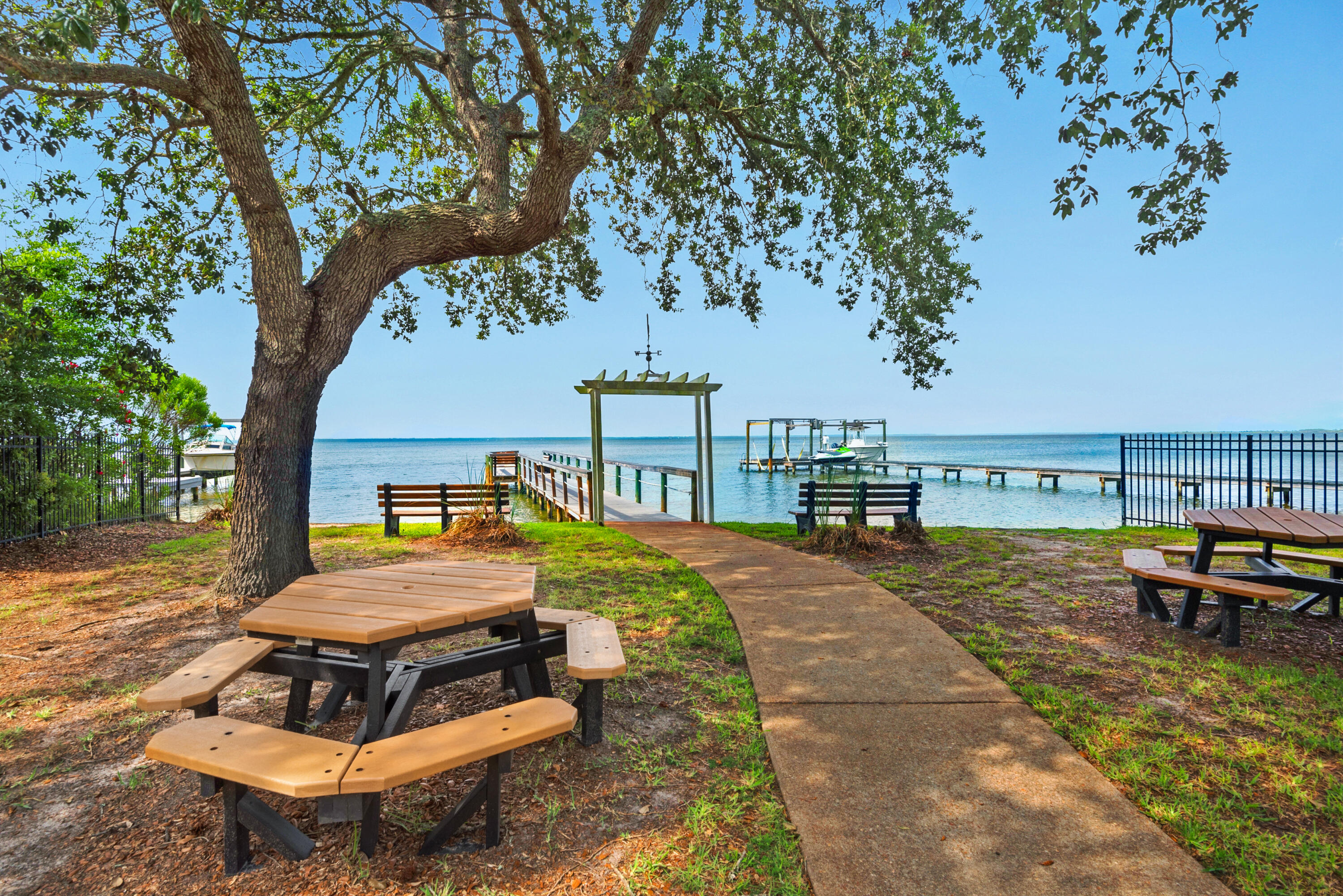 PELICAN BAY S/D - Residential