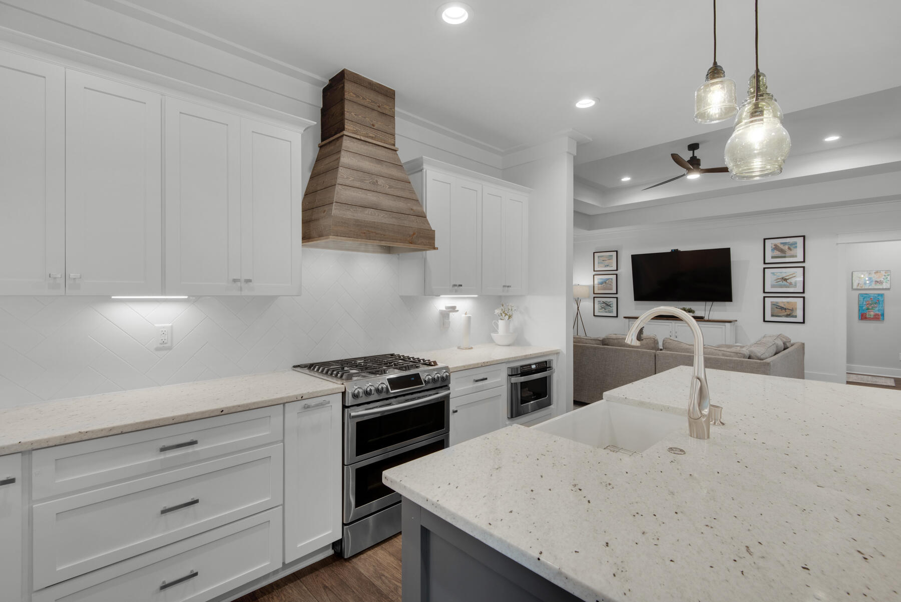 PELICAN BAY S/D - Residential