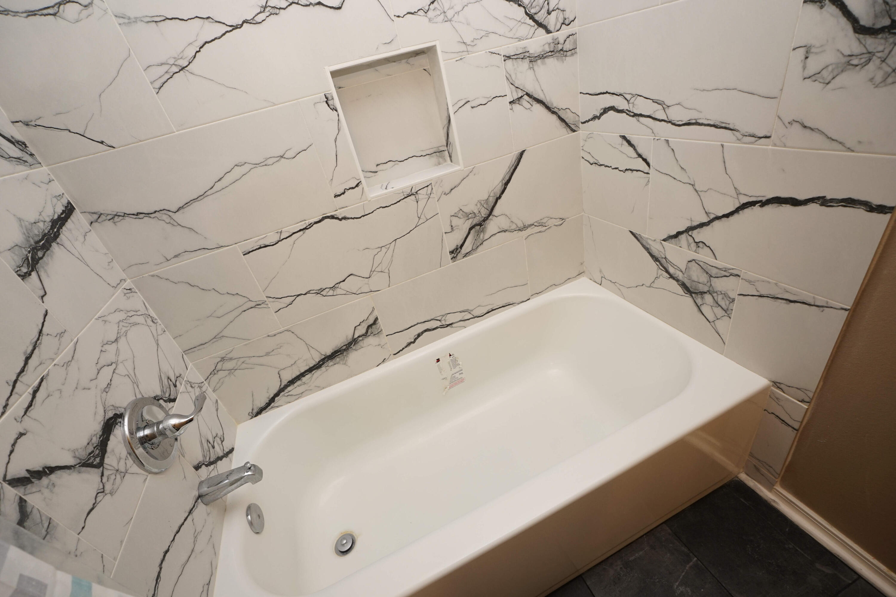 SHAY LIN T/H - Residential