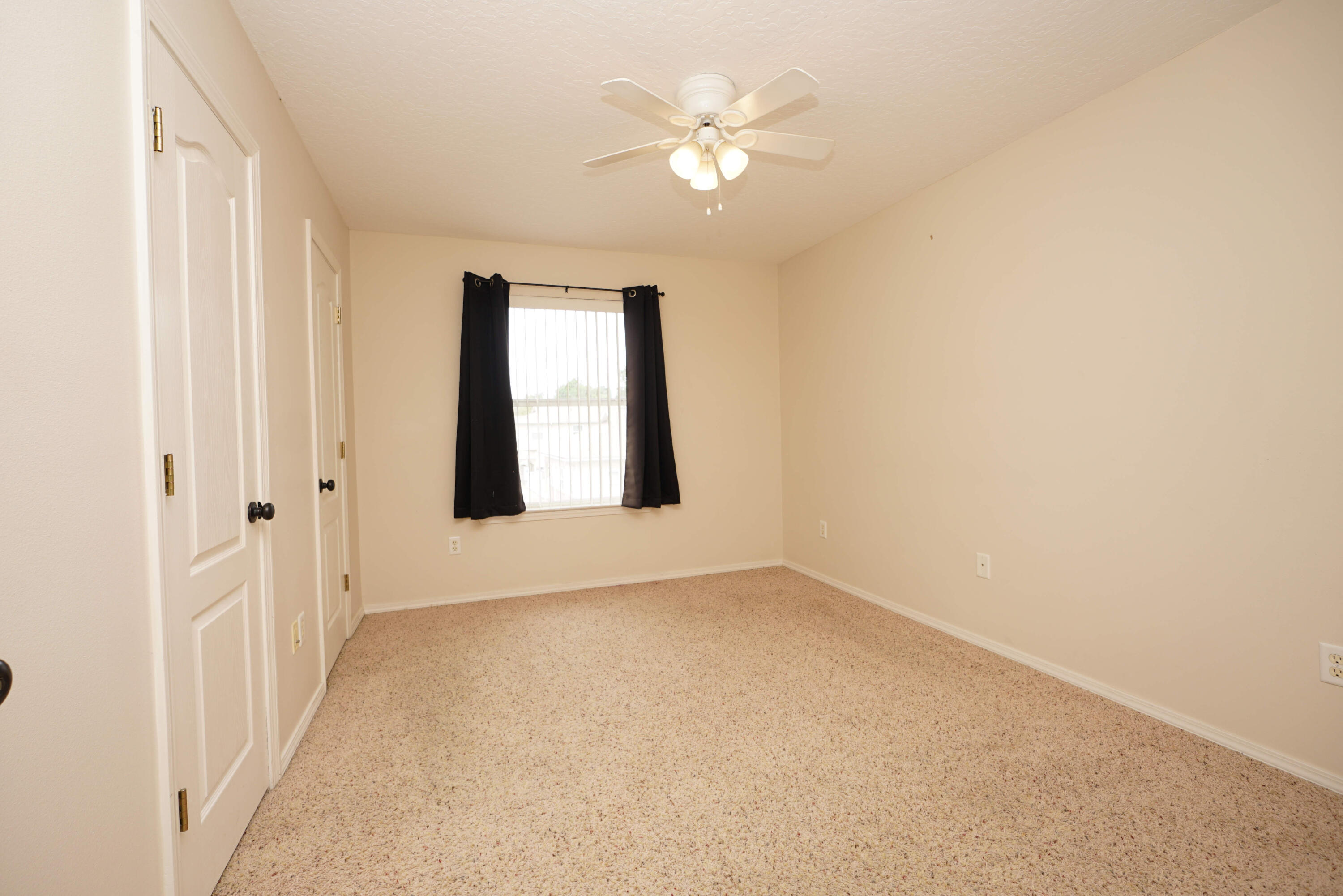 SHAY LIN T/H - Residential