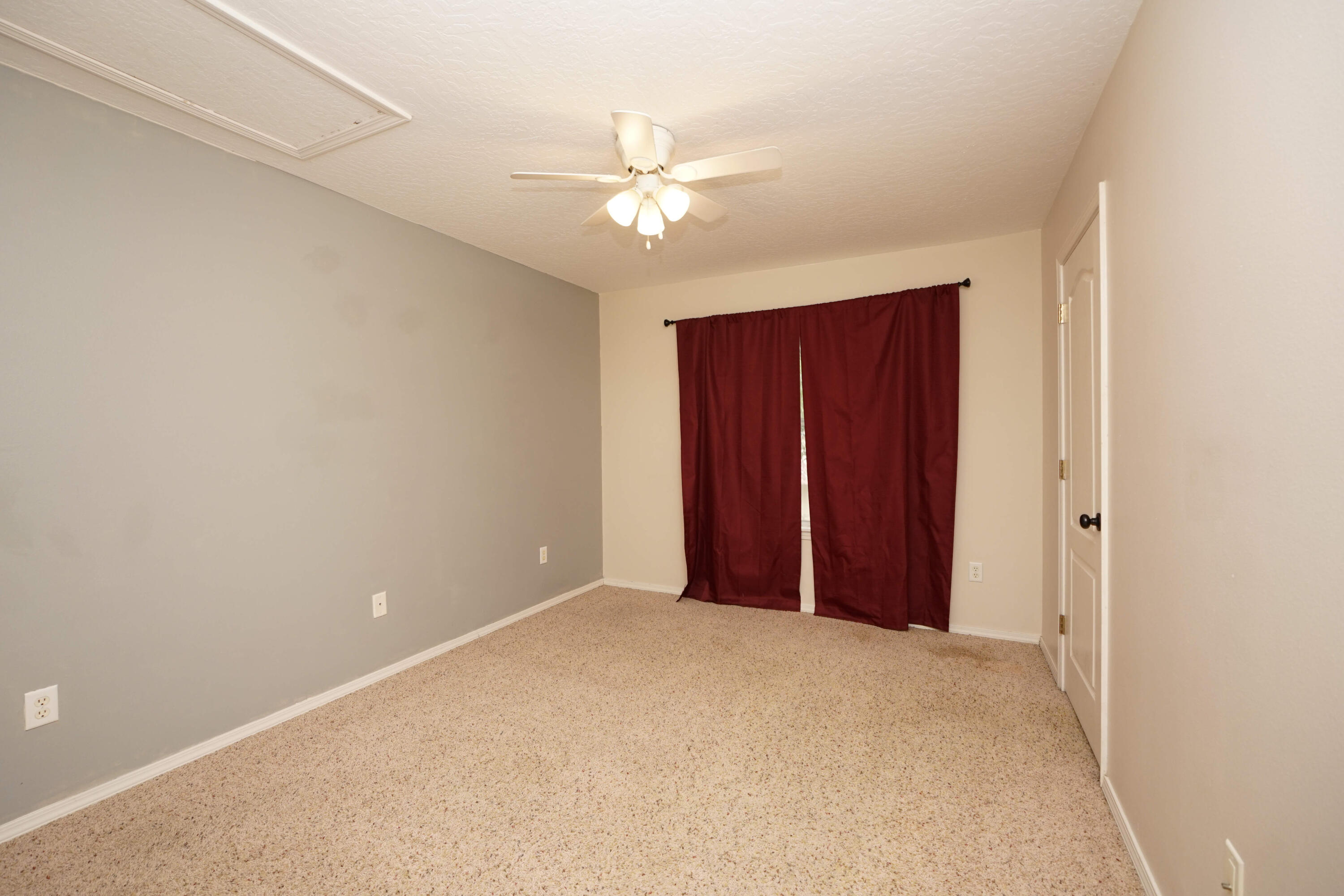 SHAY LIN T/H - Residential