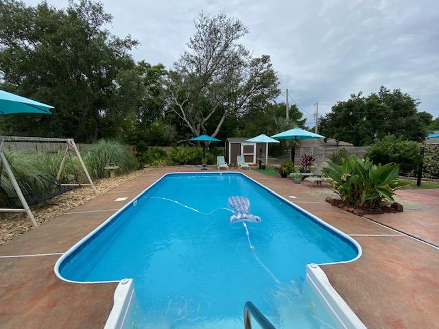 COUNTRY BREEZE ESTATES - Residential