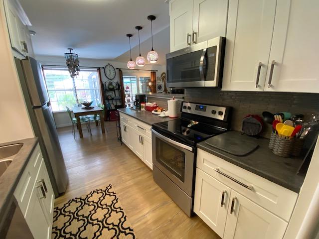 COUNTRY BREEZE ESTATES - Residential