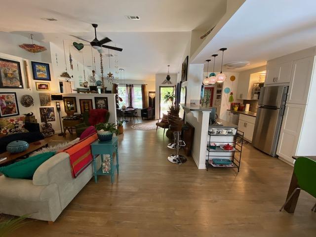 COUNTRY BREEZE ESTATES - Residential