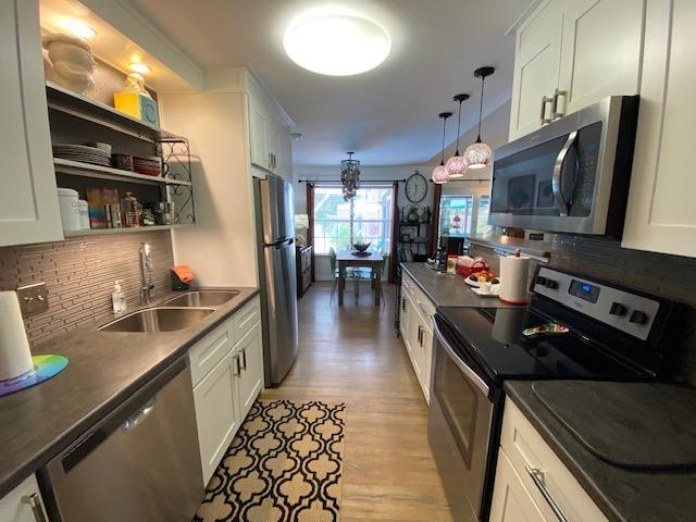 COUNTRY BREEZE ESTATES - Residential