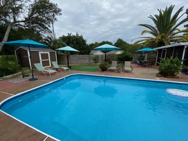 COUNTRY BREEZE ESTATES - Residential