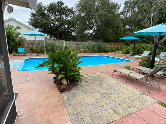 COUNTRY BREEZE ESTATES - Residential