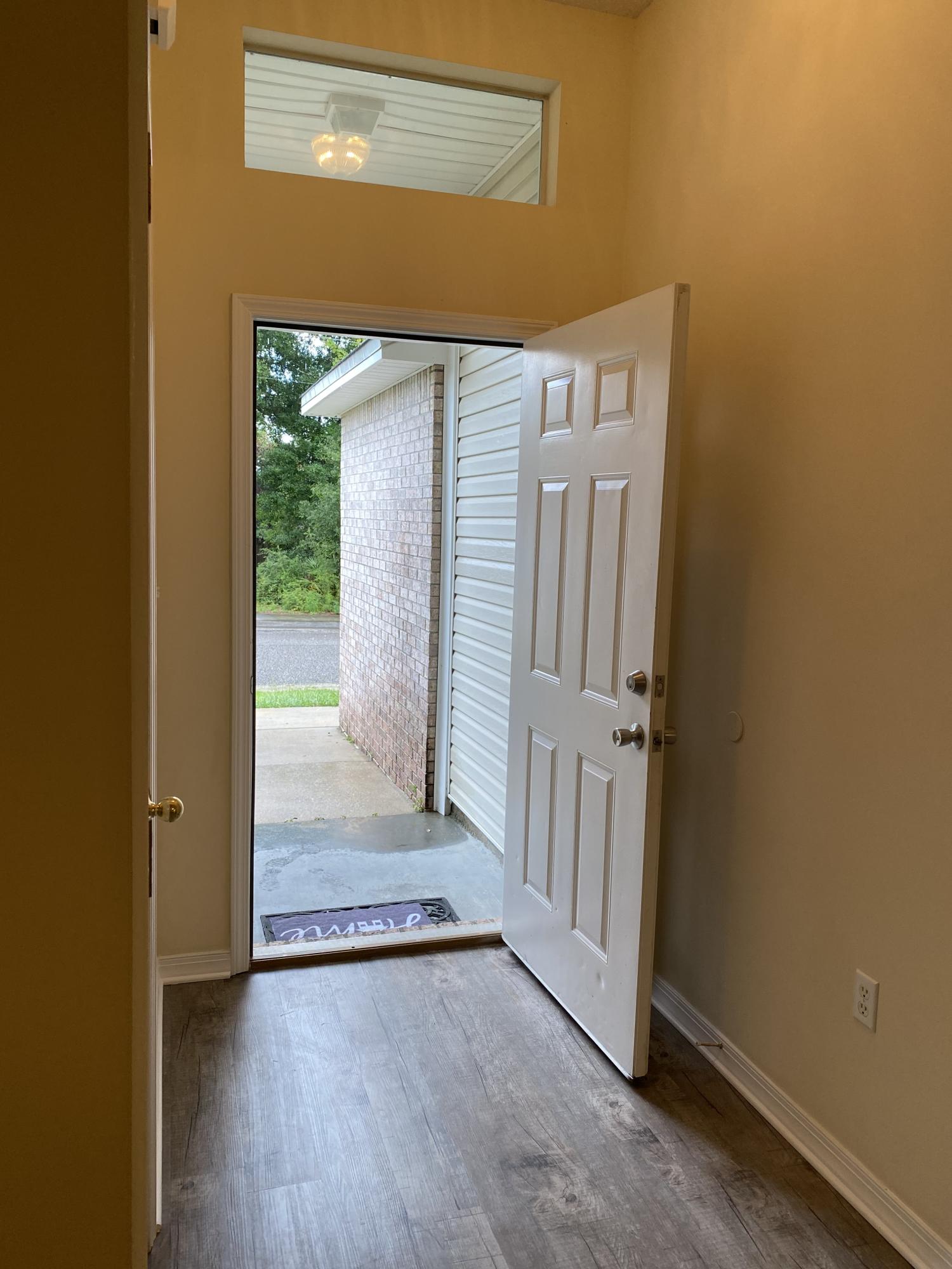 CREEKSIDE - Residential Lease