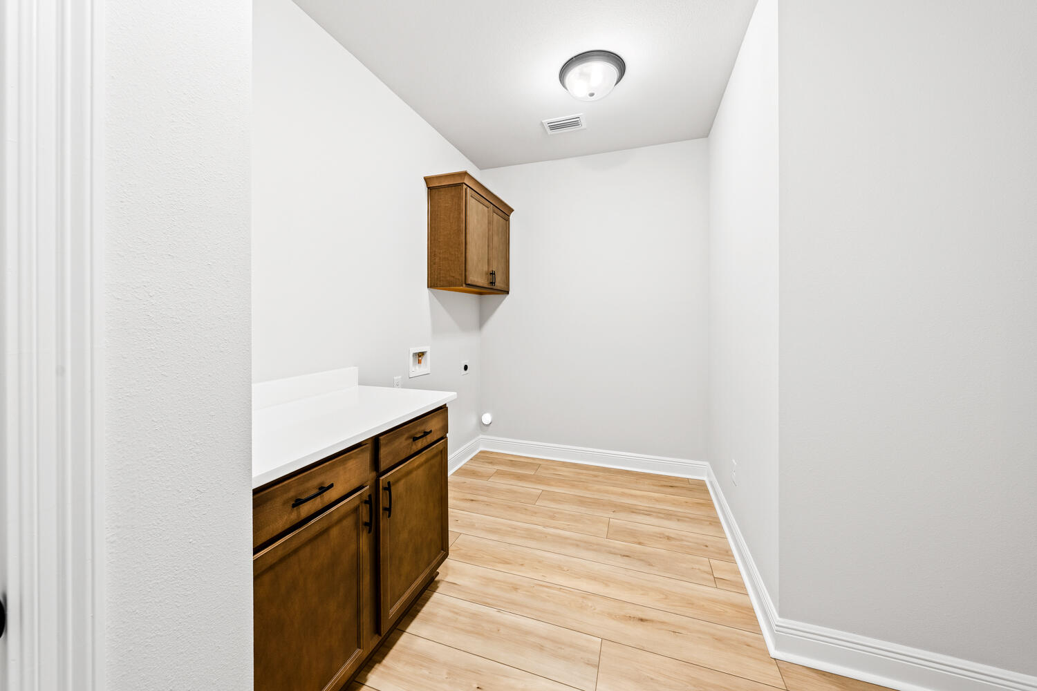 YOUNG OAKS - Residential