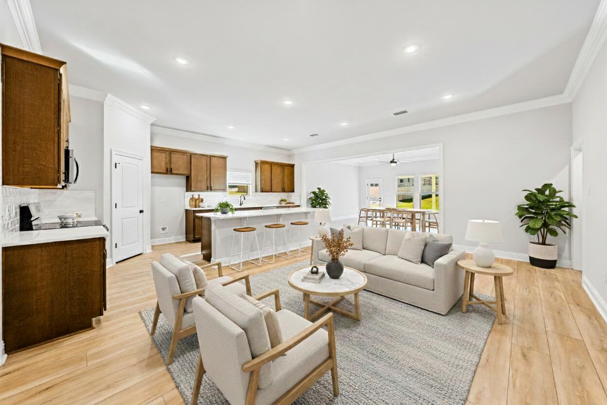 YOUNG OAKS - Residential