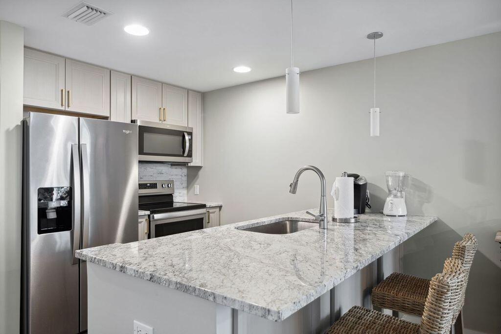 BAHIA CONDO - Residential