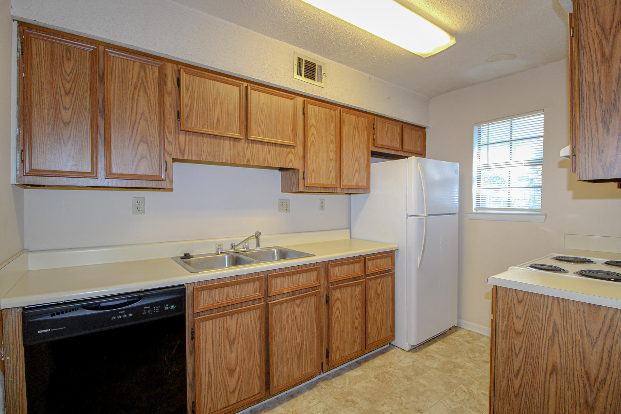 VALPARAISO PINECREST 6 - Residential