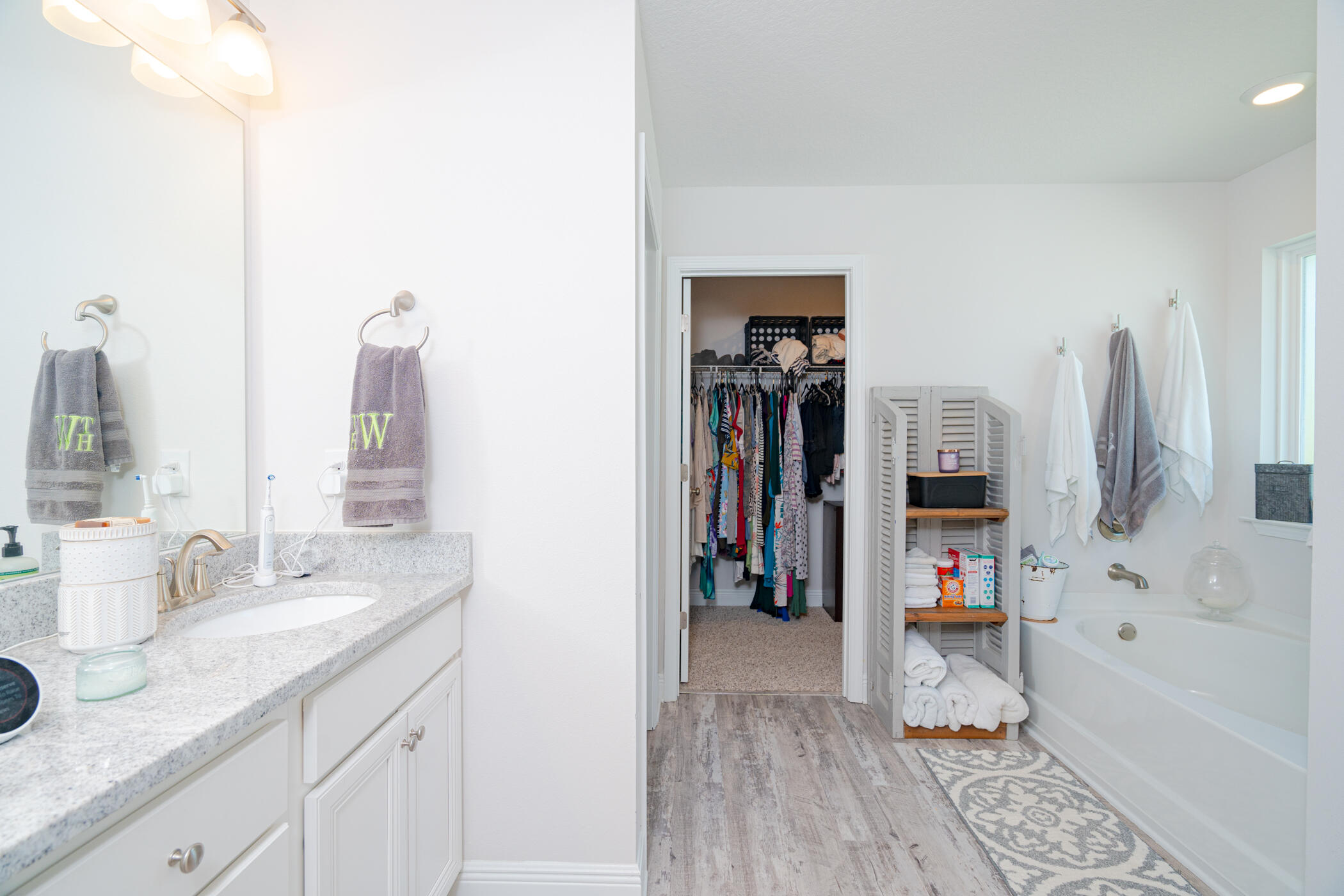 STONEGATE - Residential