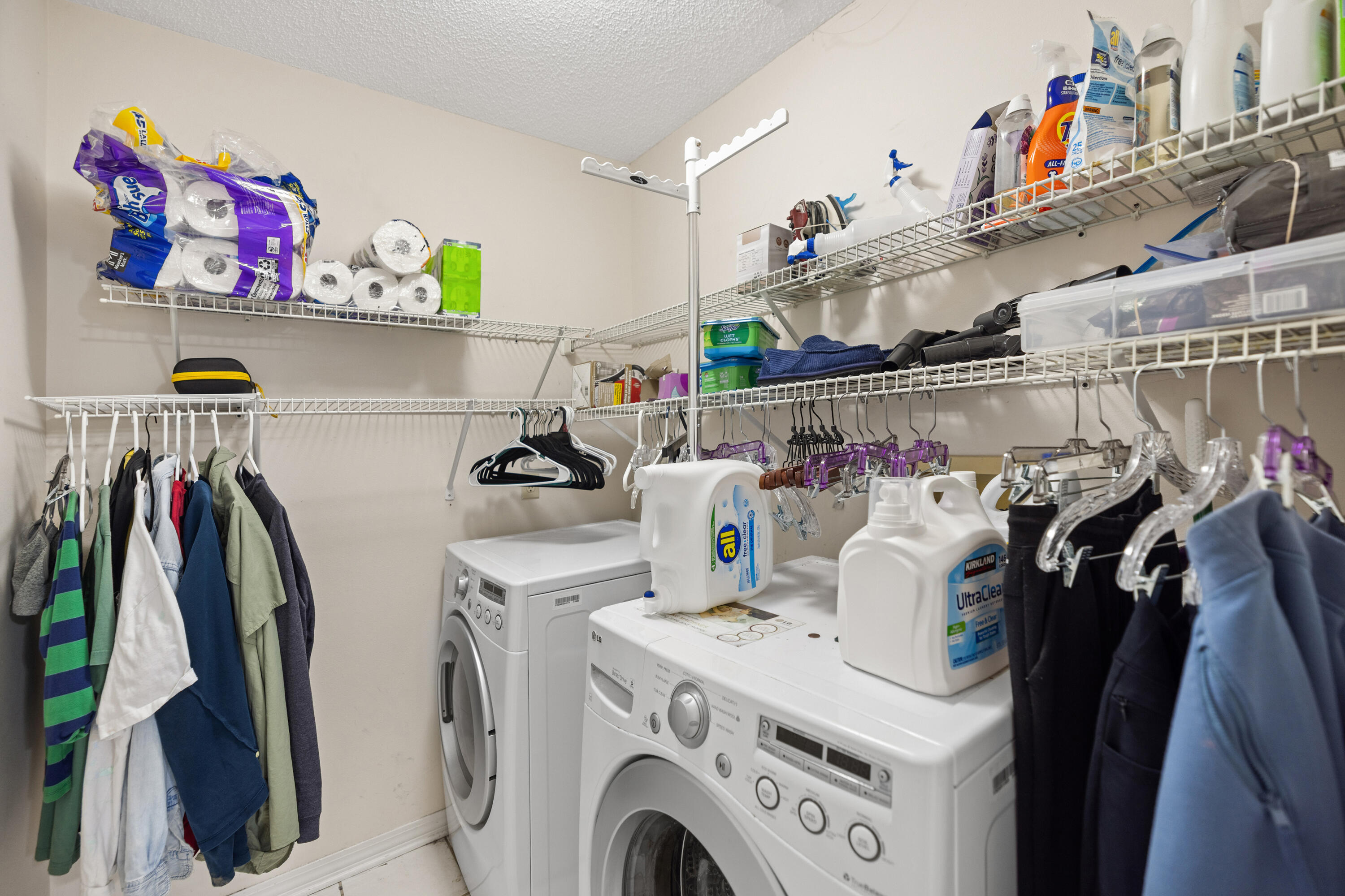 PARKWOOD ESTATES PH 1 BLUEWATER BAY - Residential