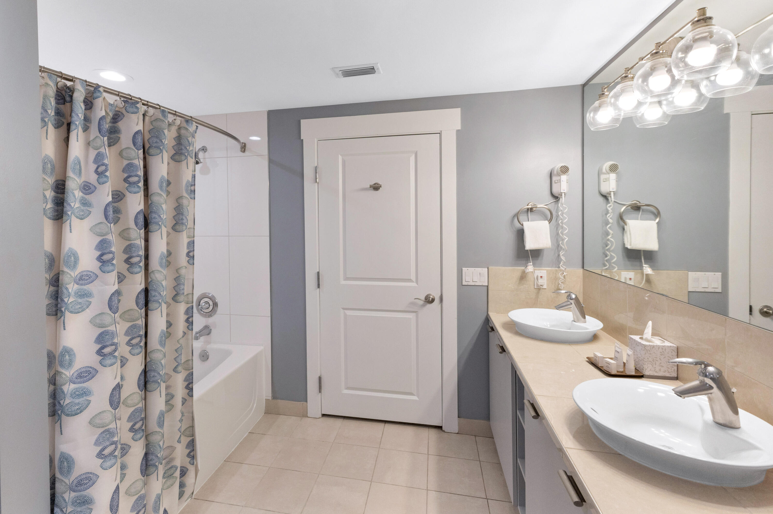 BAHIA CONDO - Residential