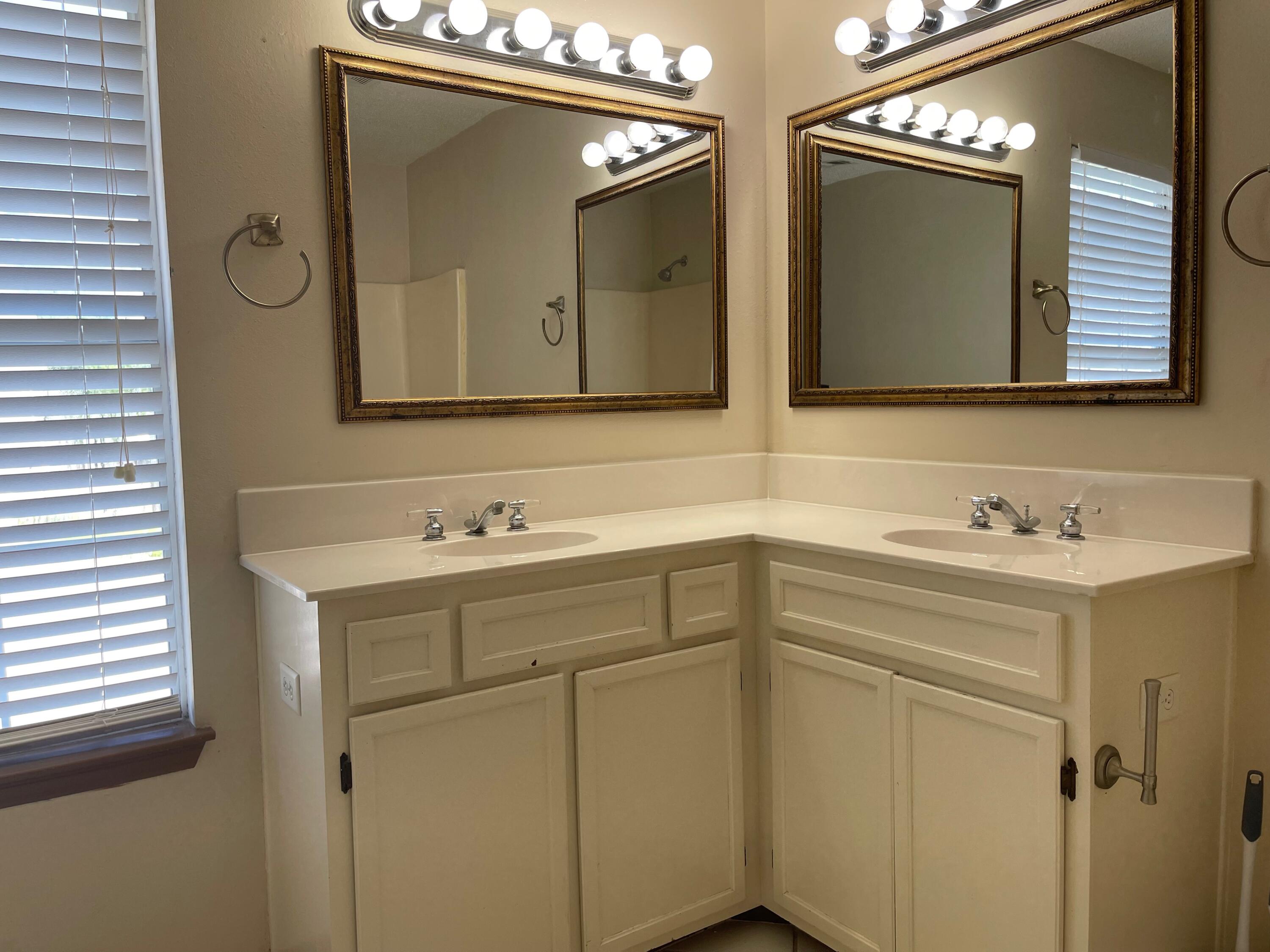 LIVE OAK MANORS - Residential