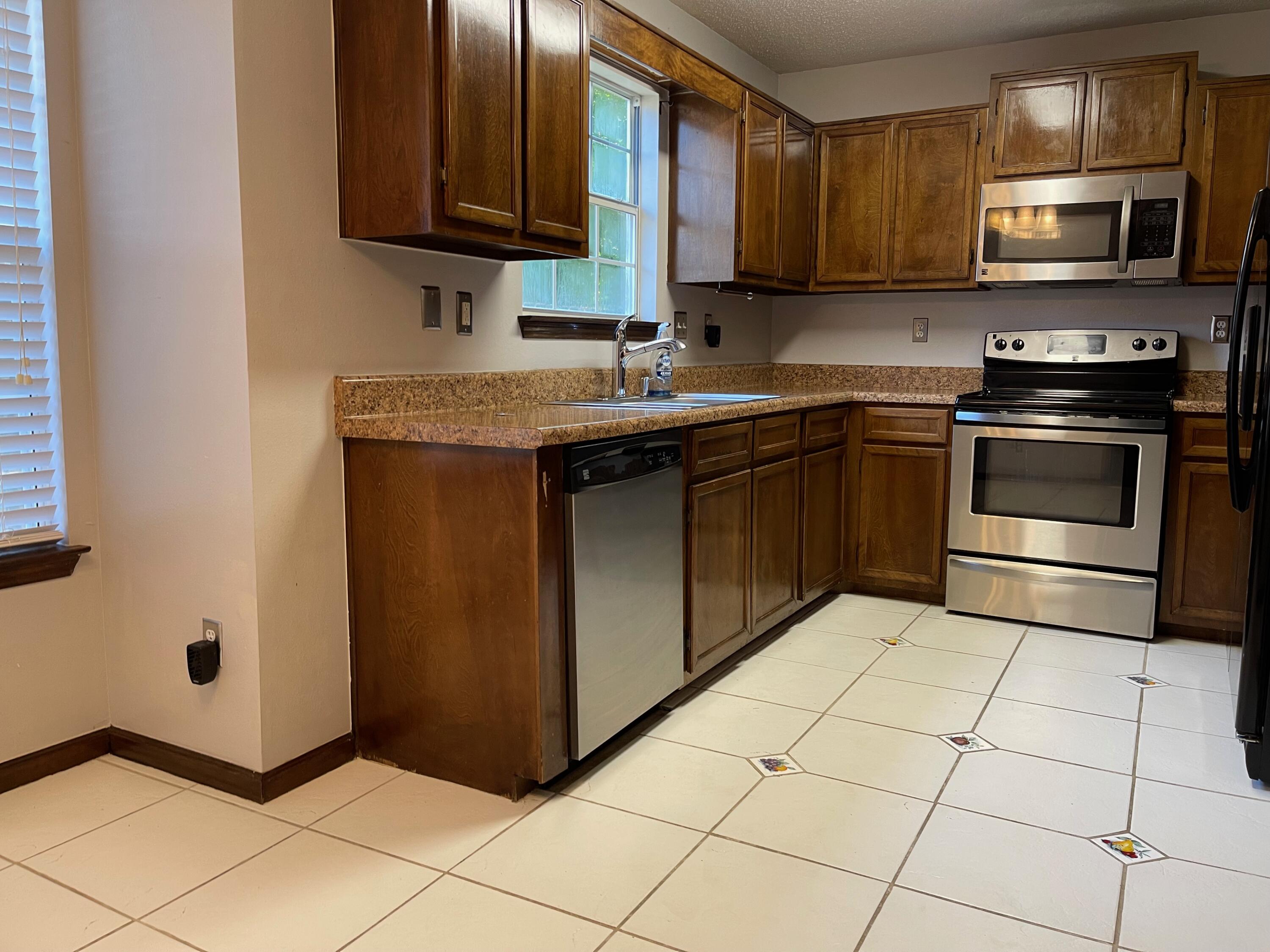 LIVE OAK MANORS - Residential