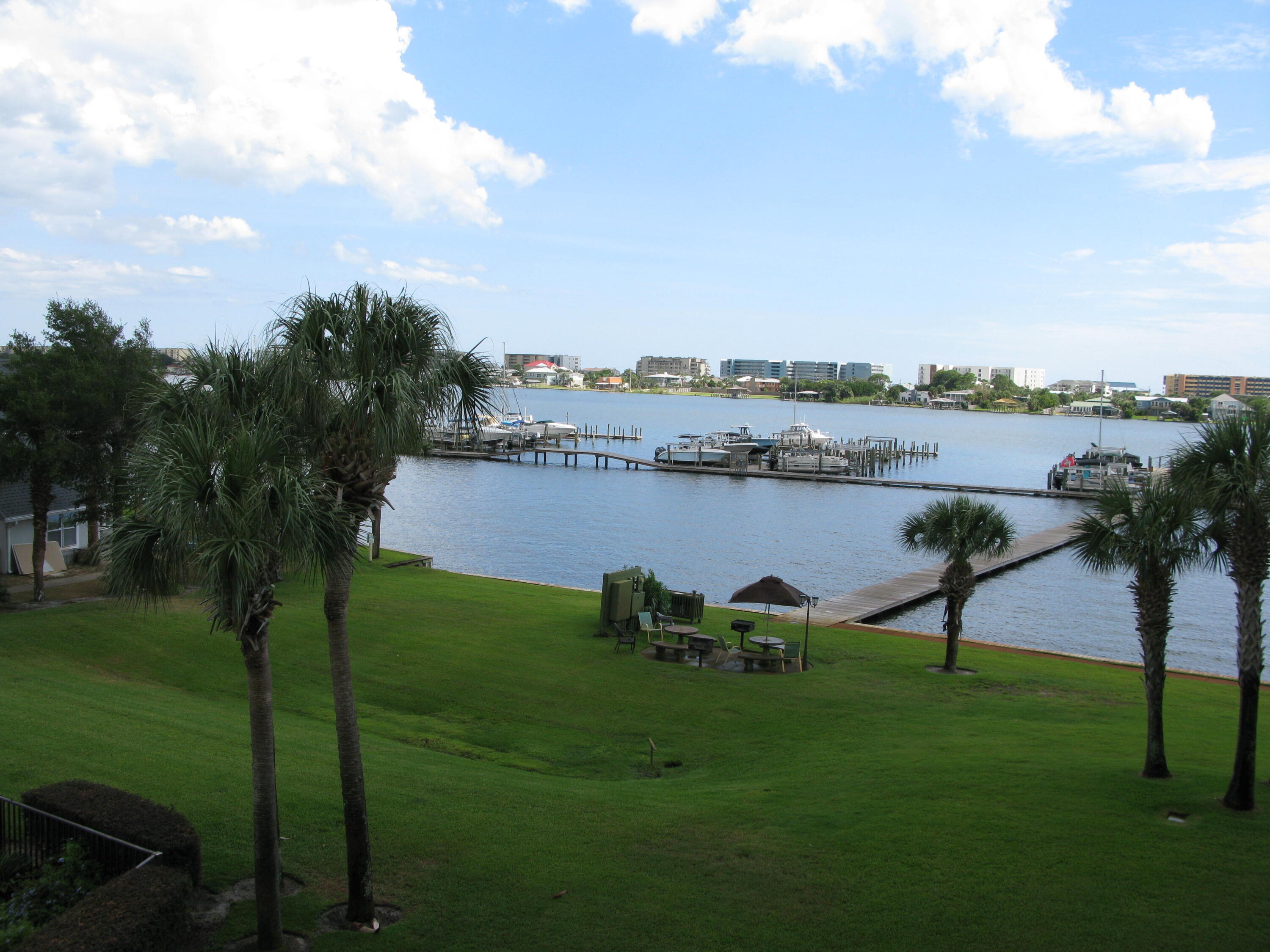 PIRATES BAY PH 1 - Residential