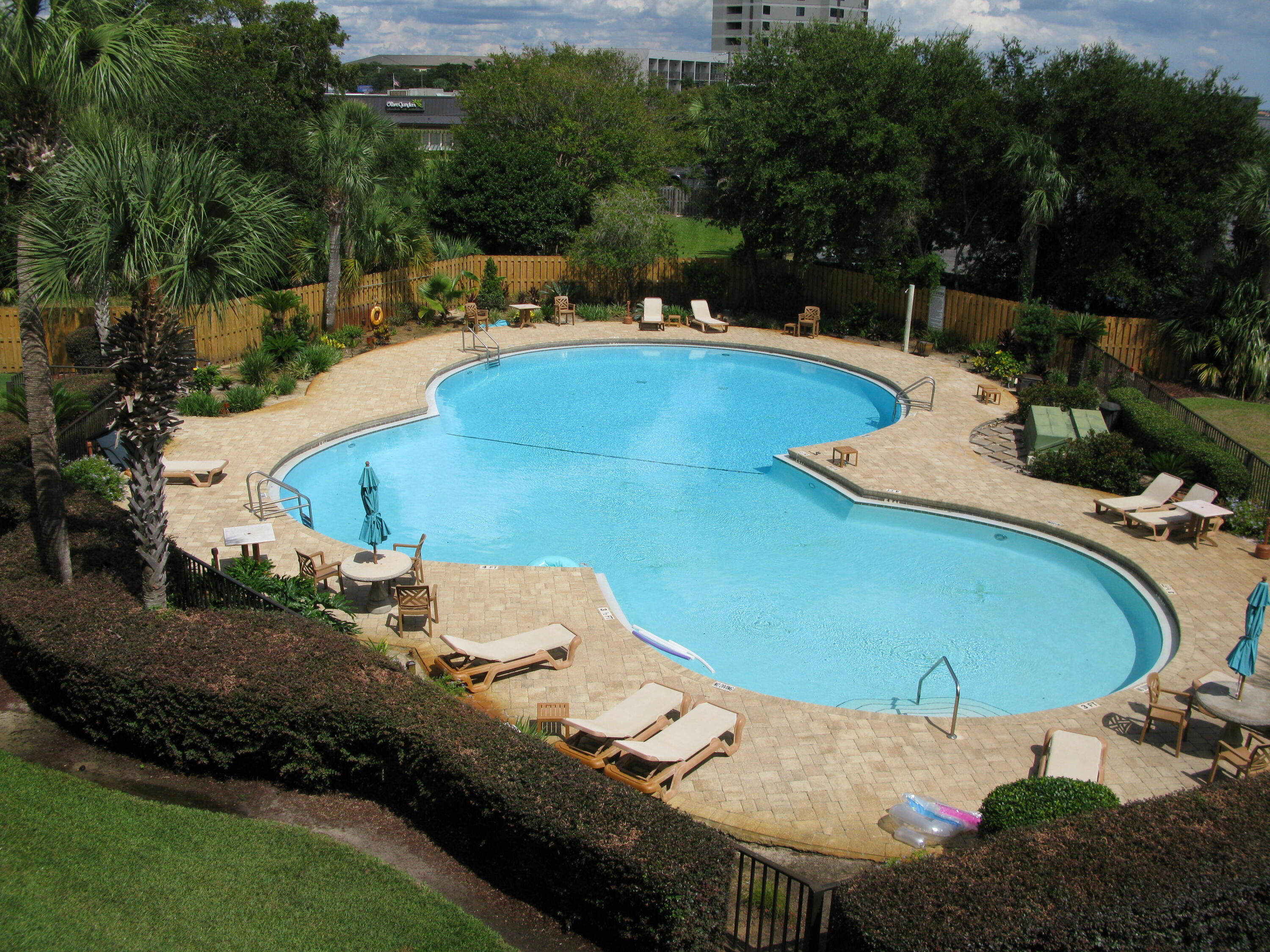 PIRATES BAY PH 1 - Residential