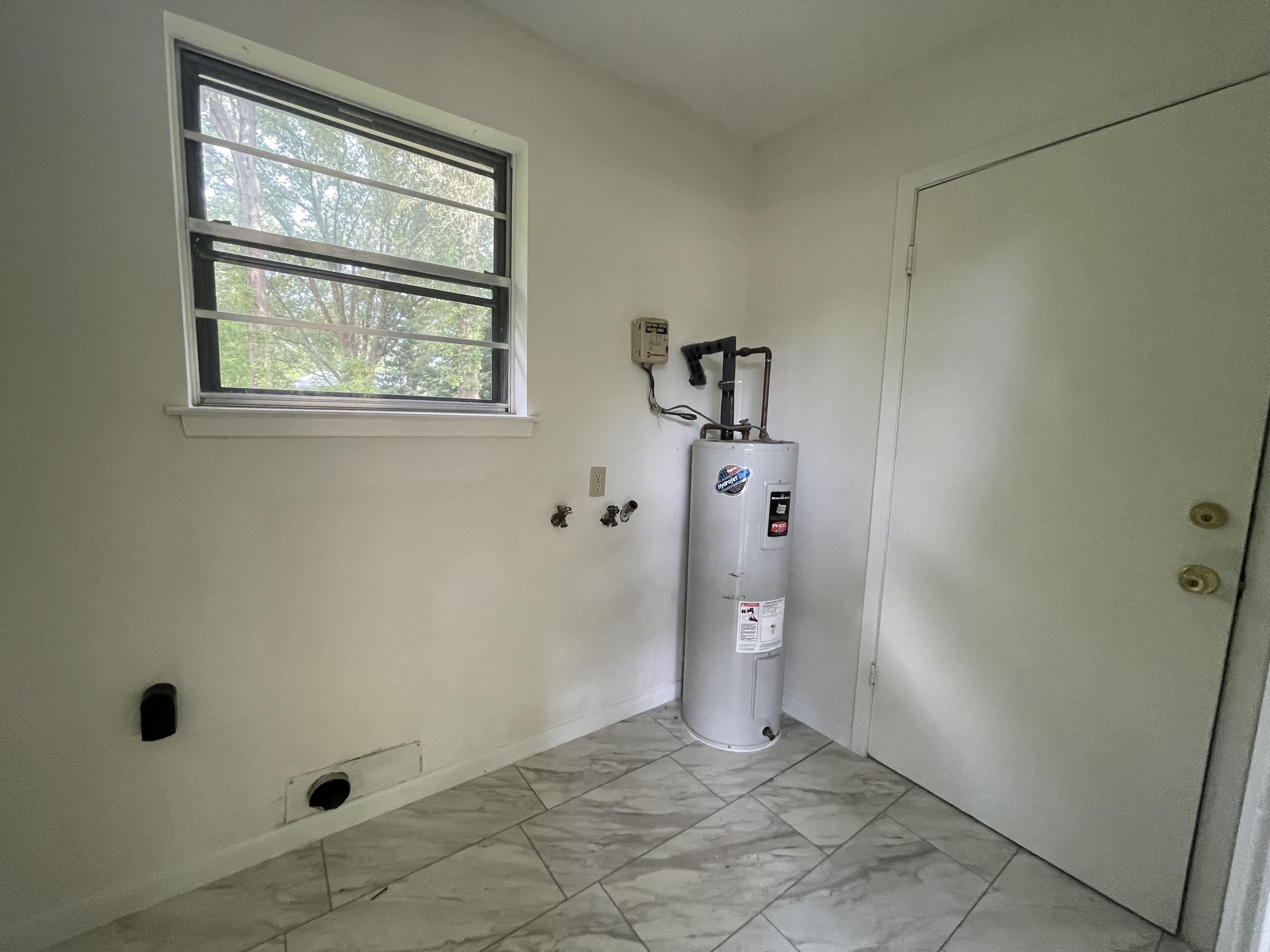 CRESTVIEW (231100.00) - Residential