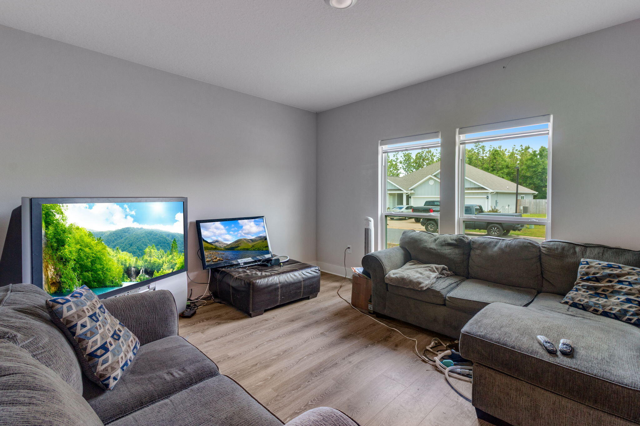 HILLWOOD ESTATES - Residential