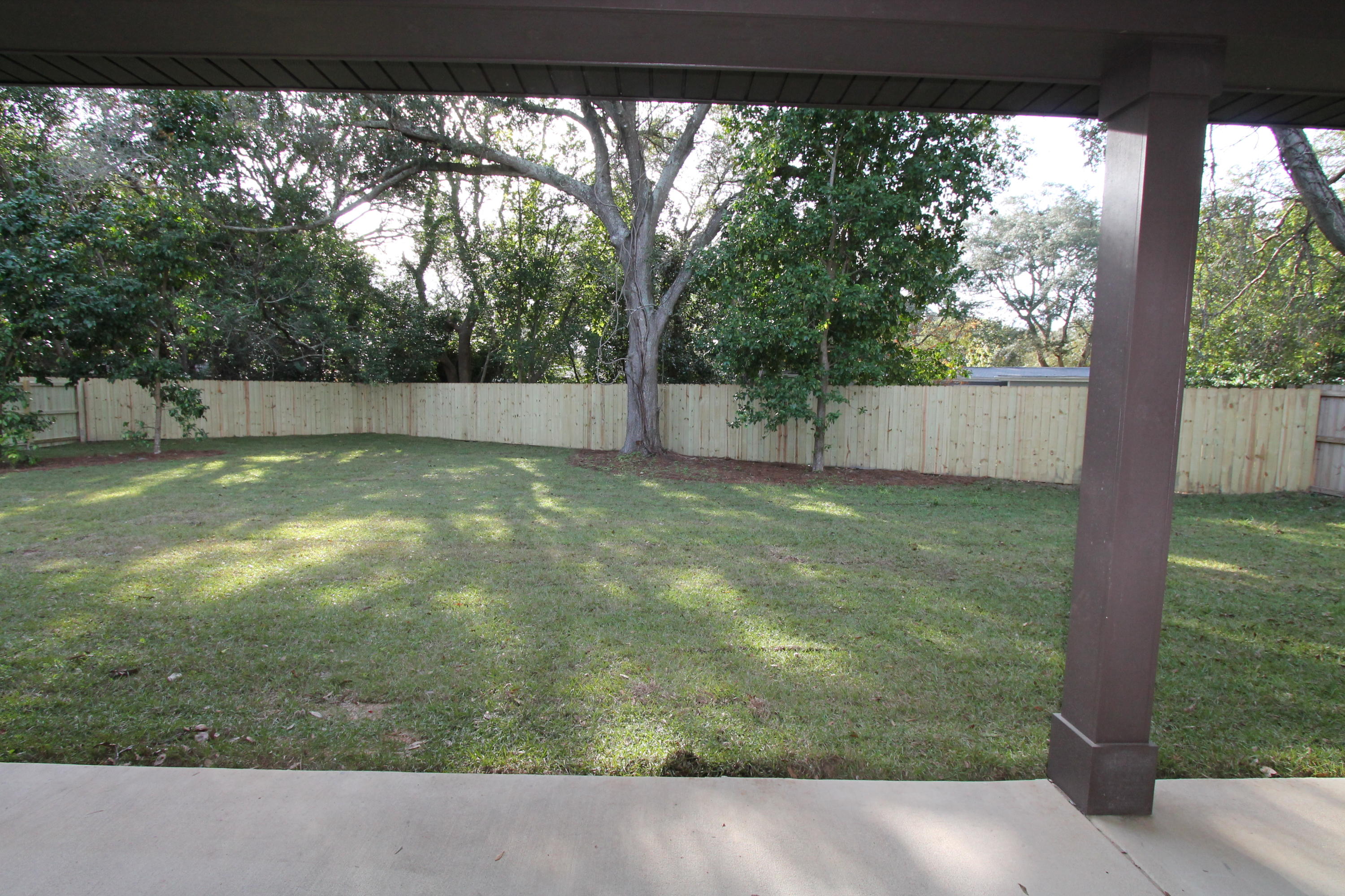 ELLIOTTS POINT - Residential