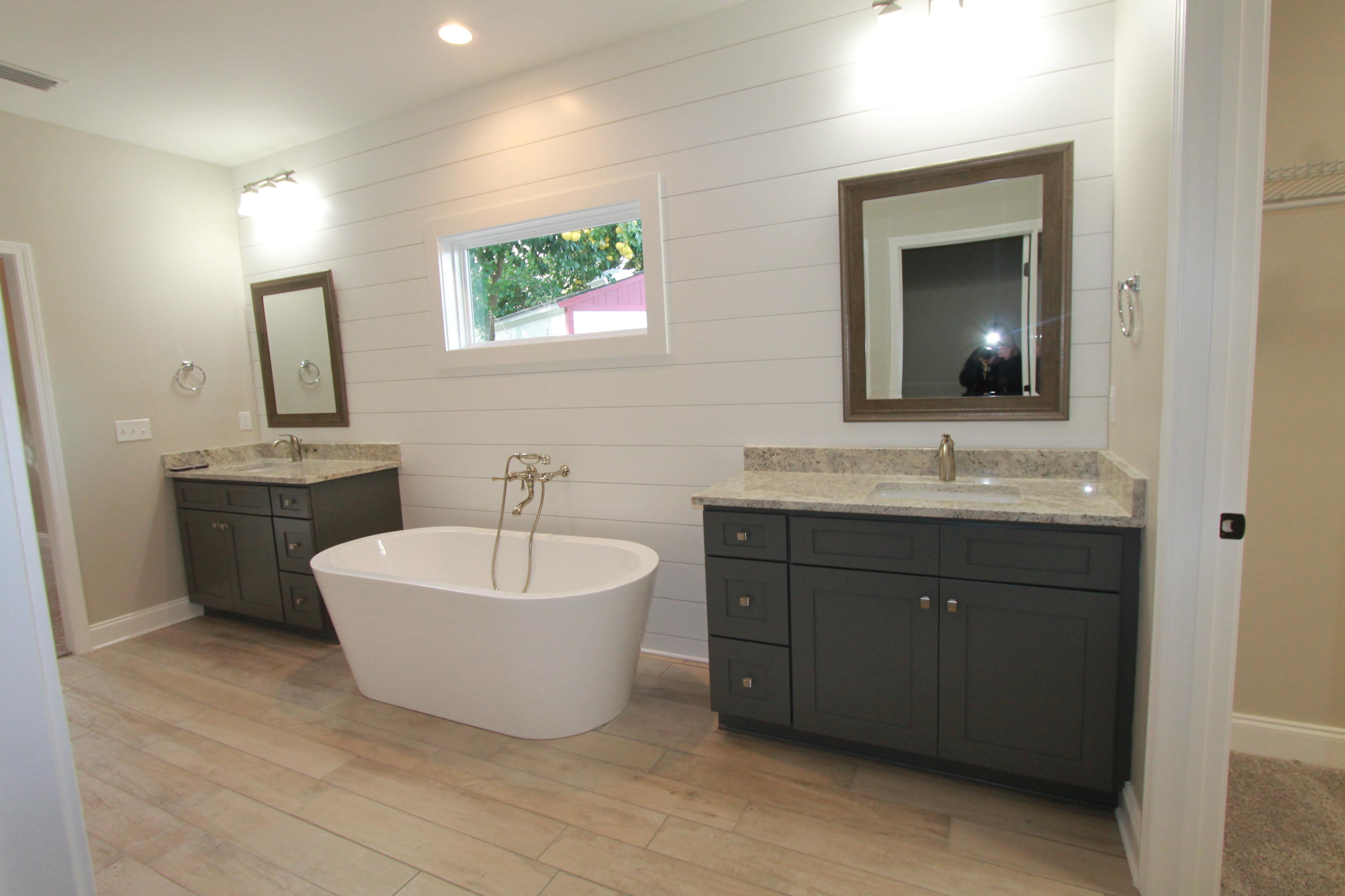 ELLIOTTS POINT - Residential