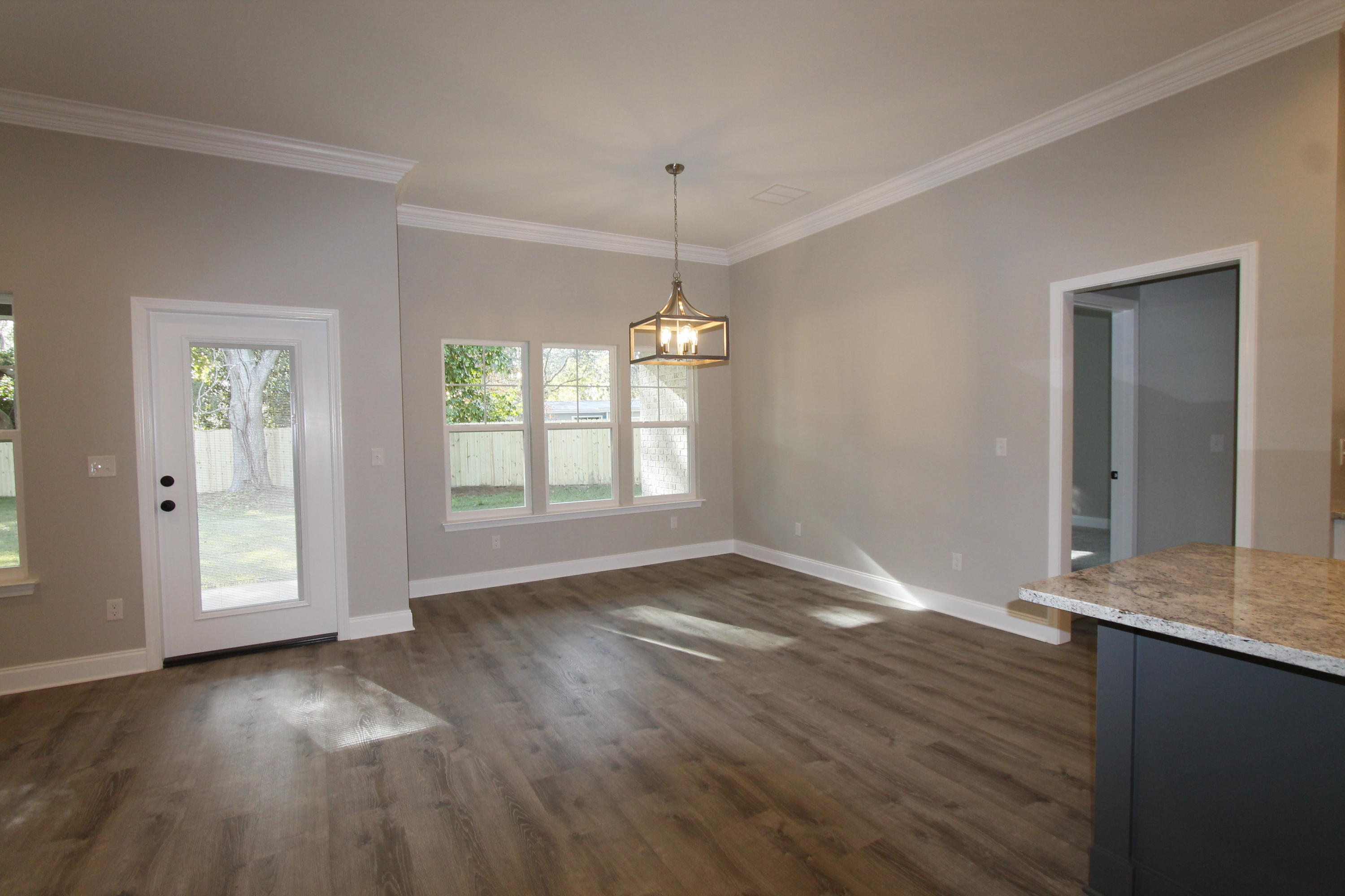 ELLIOTTS POINT - Residential