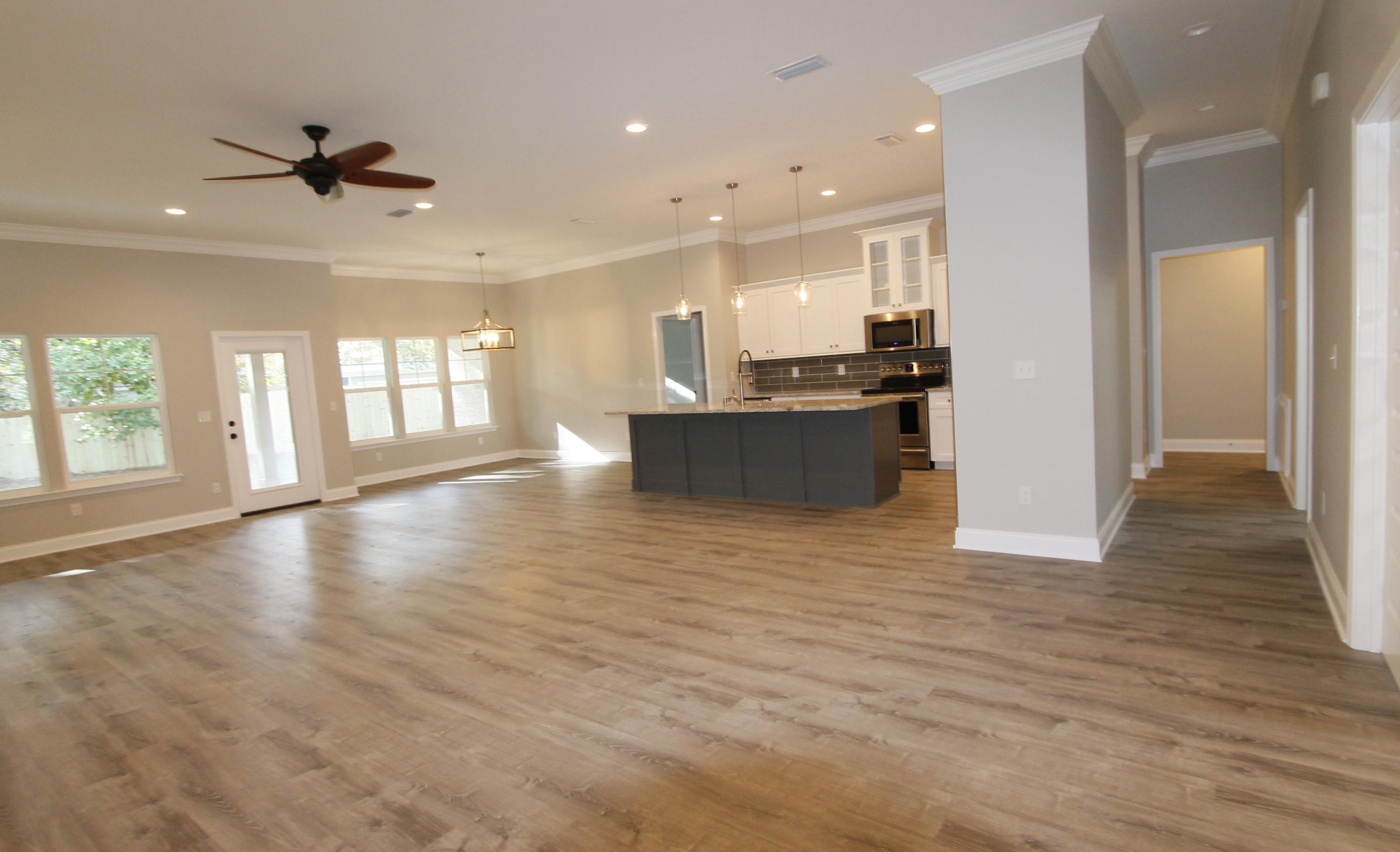 ELLIOTTS POINT - Residential