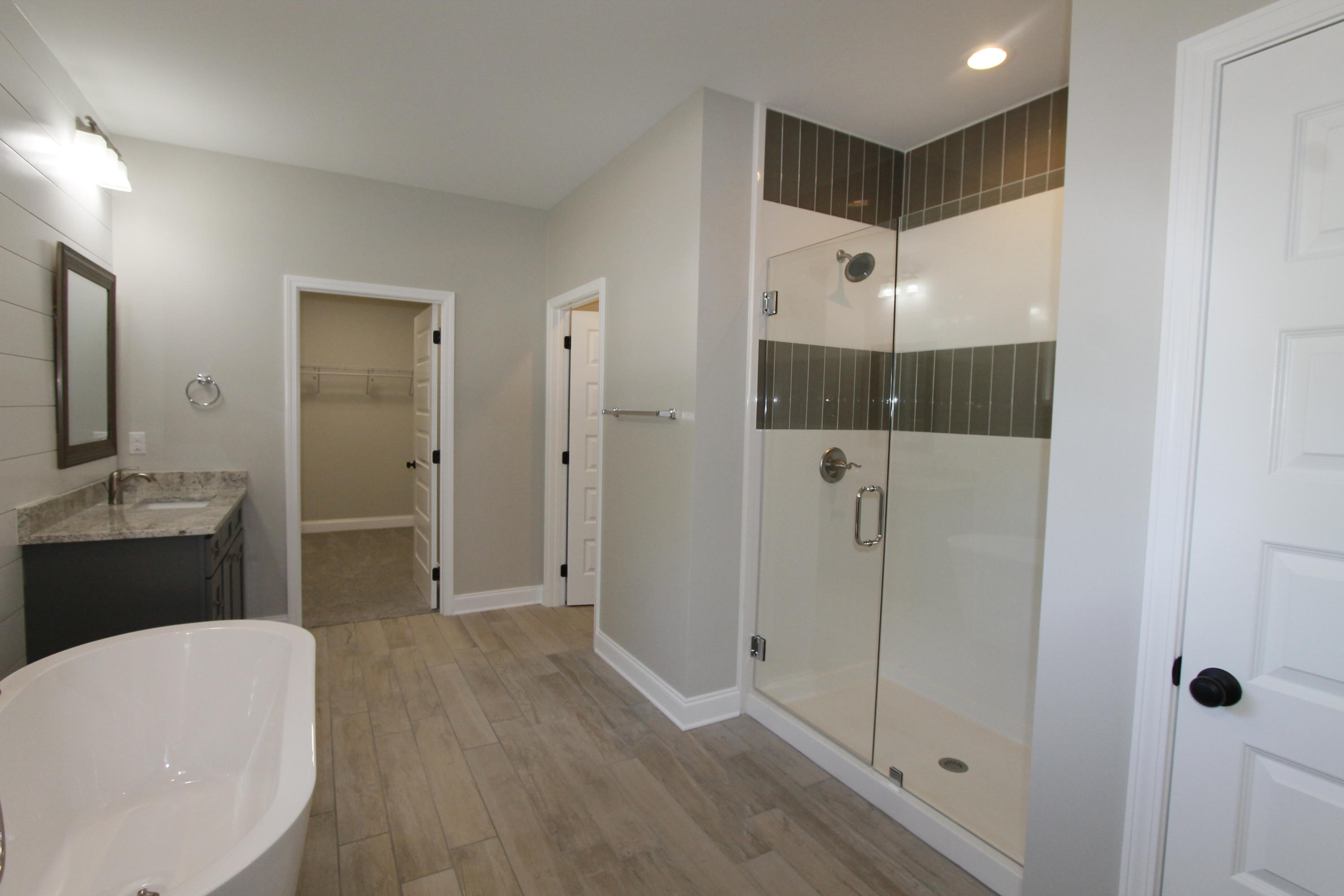 ELLIOTTS POINT - Residential