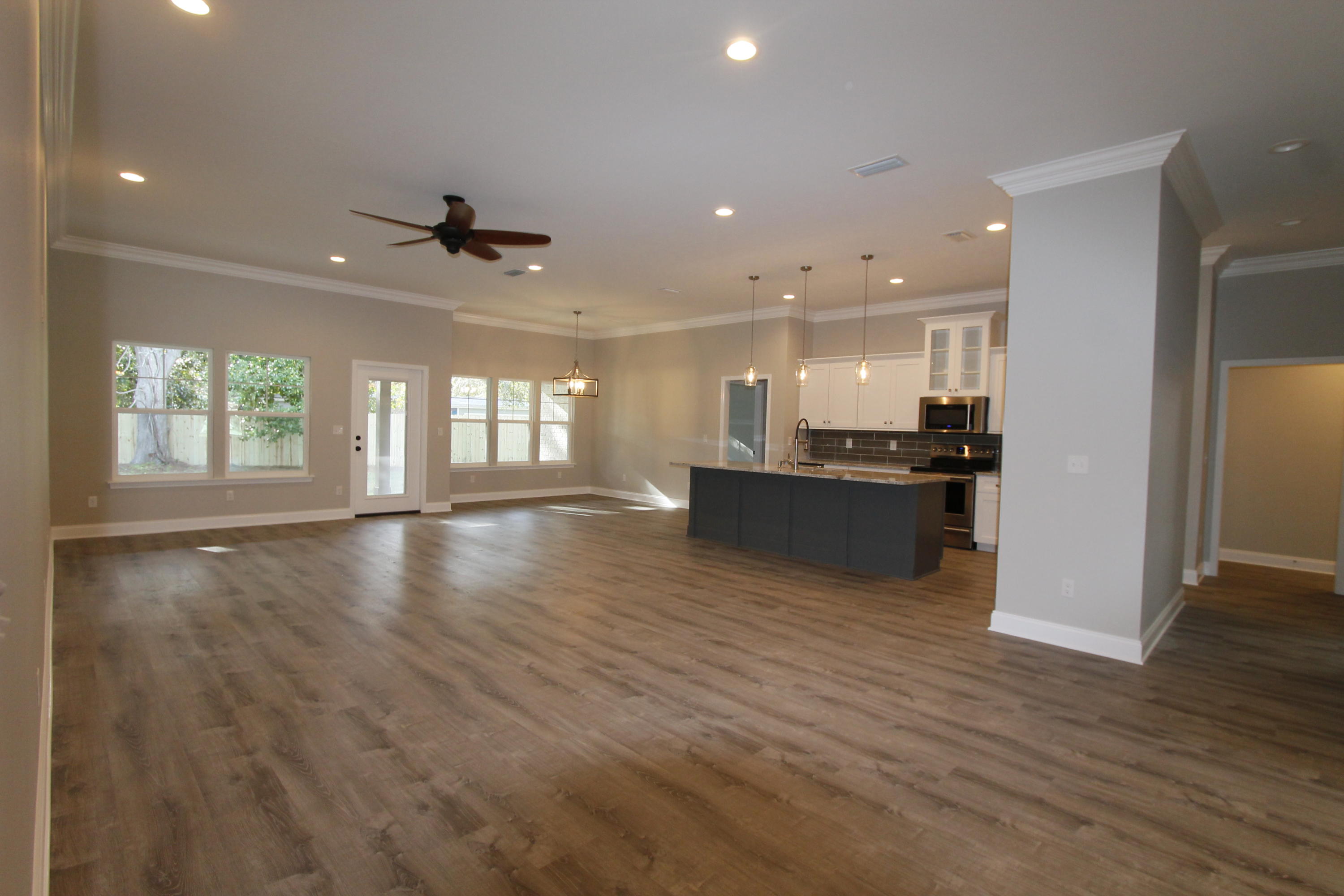 ELLIOTTS POINT - Residential