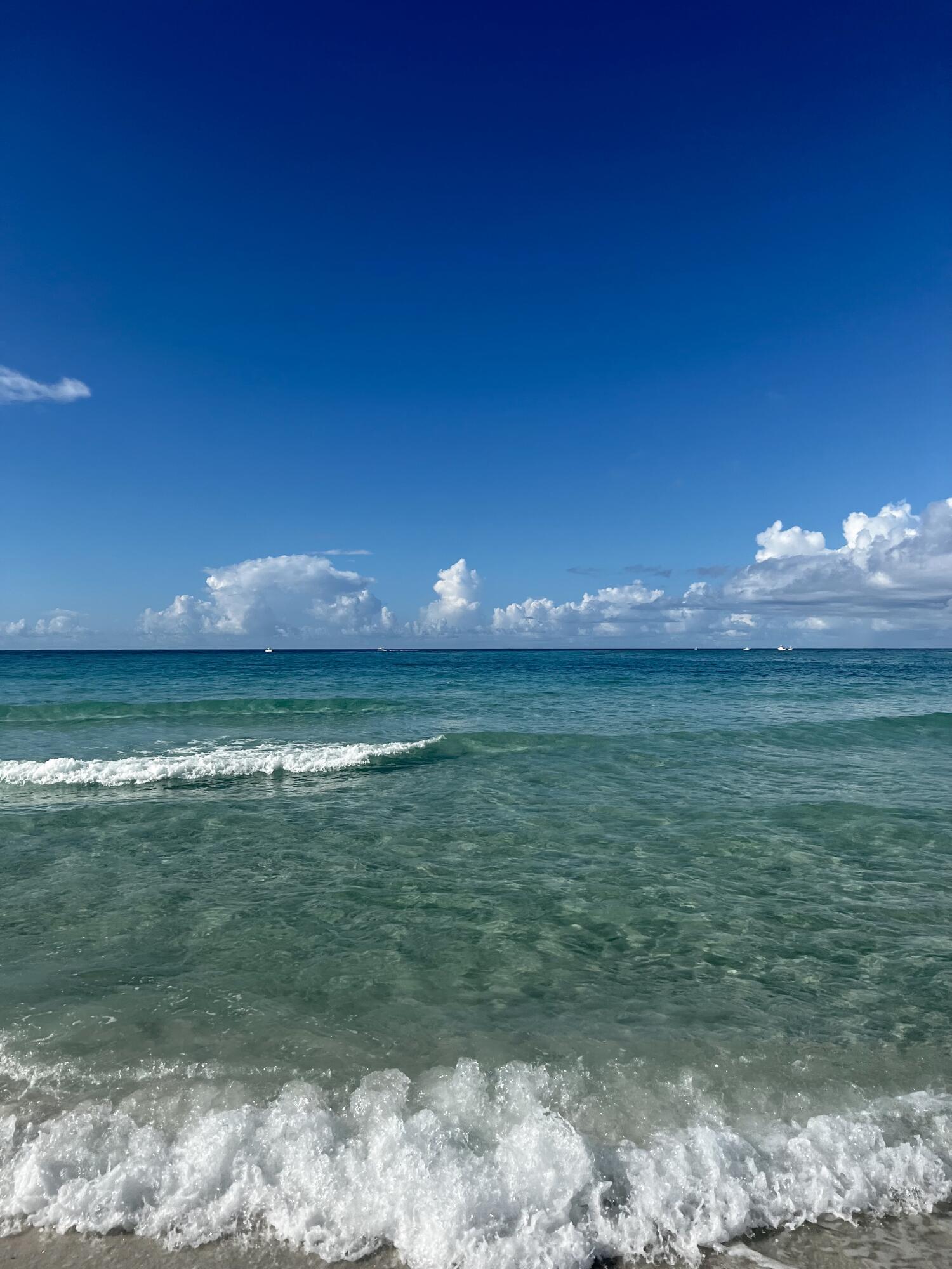 CRYSTAL VILLAGE 2 CONDO PH 2 - Residential