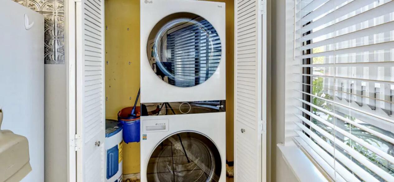 CRYSTAL VILLAGE 2 CONDO PH 2 - Residential