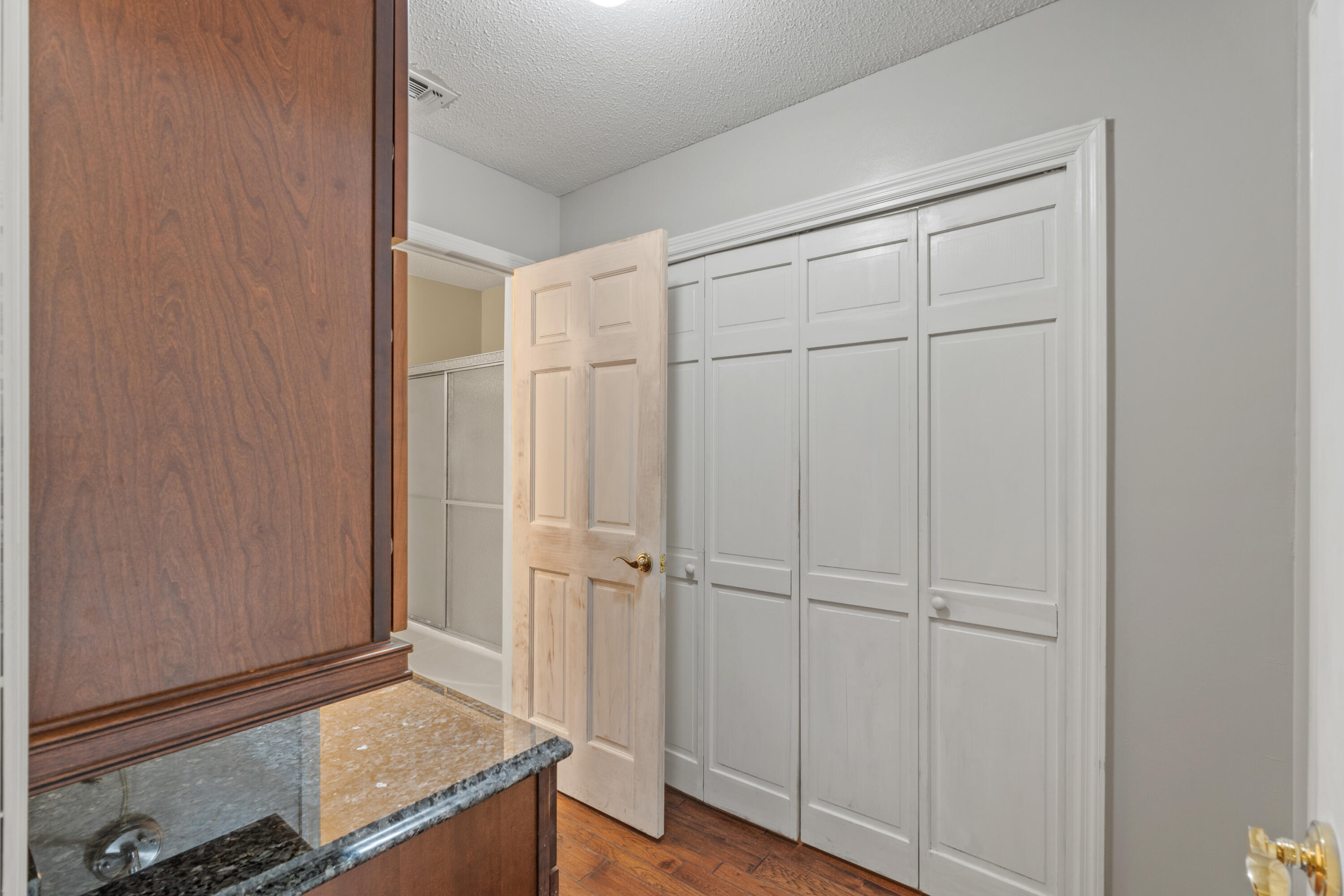 LAKE LORRAINE ESTATES 1 - Residential