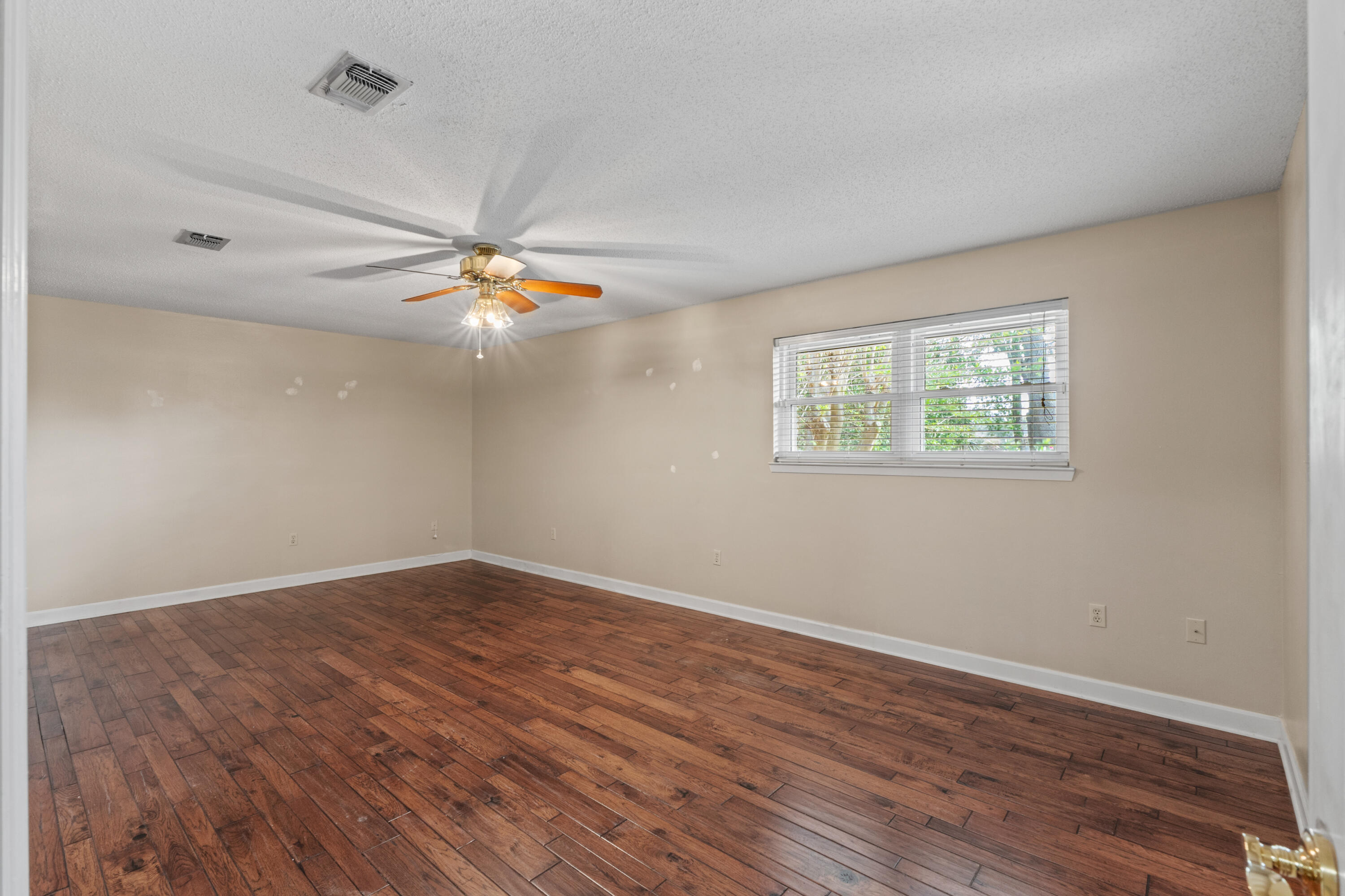 LAKE LORRAINE ESTATES 1 - Residential