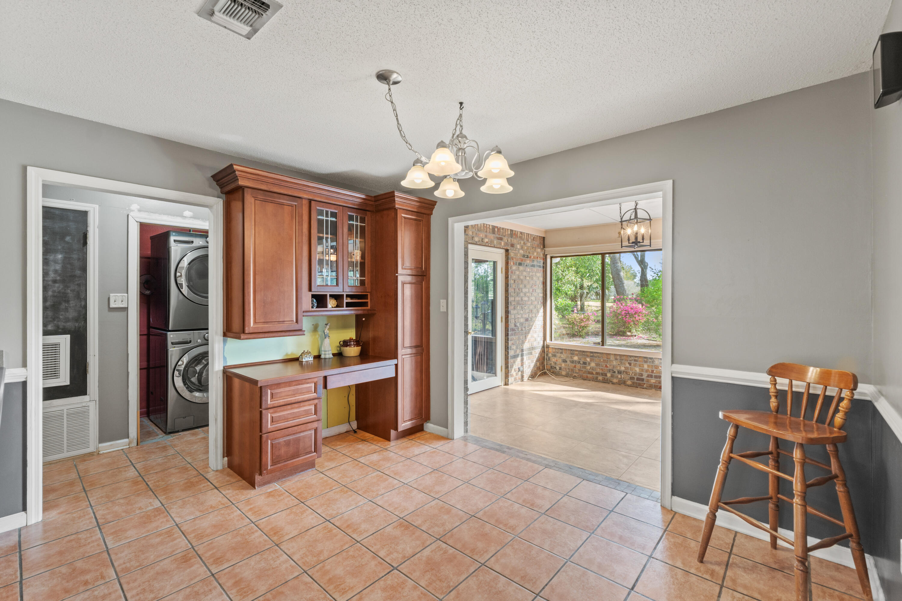 LAKE LORRAINE ESTATES 1 - Residential