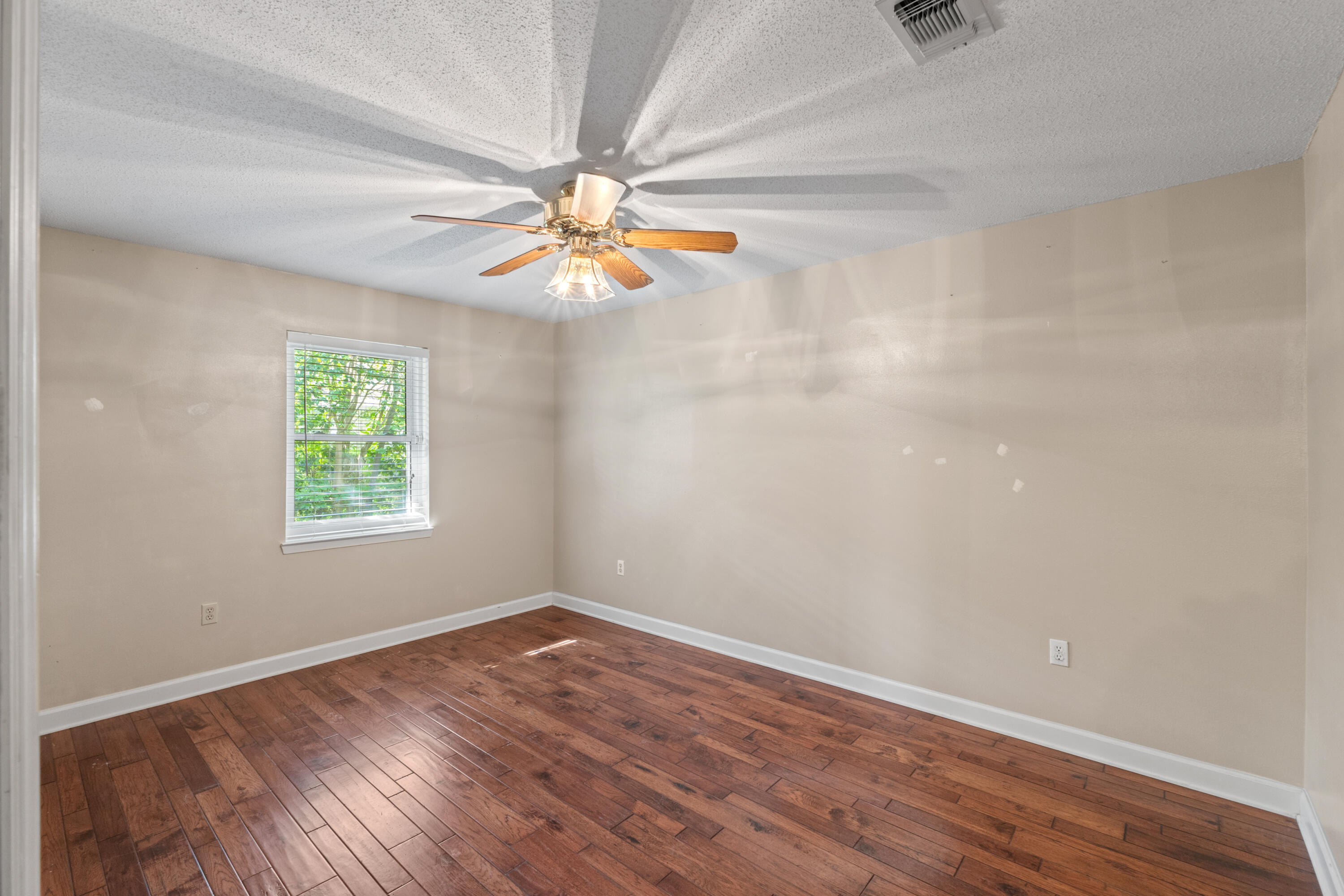 LAKE LORRAINE ESTATES 1 - Residential